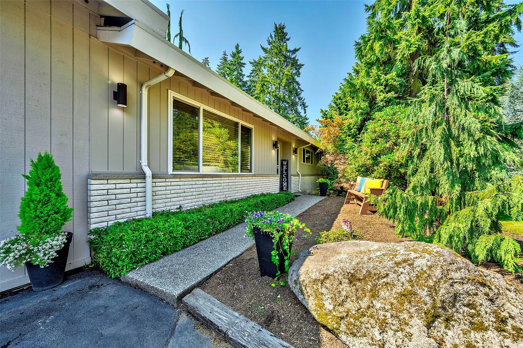 Property photo for 8205 Ne 128th Street, Kirkland photo 2