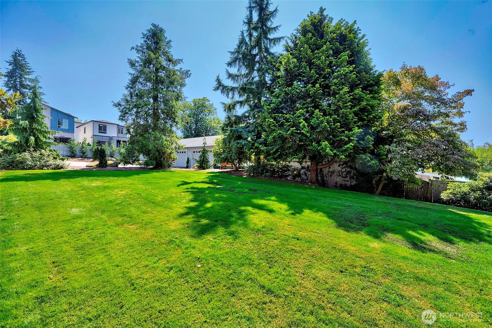 Property photo for 8205 Ne 128th Street, Kirkland photo 4