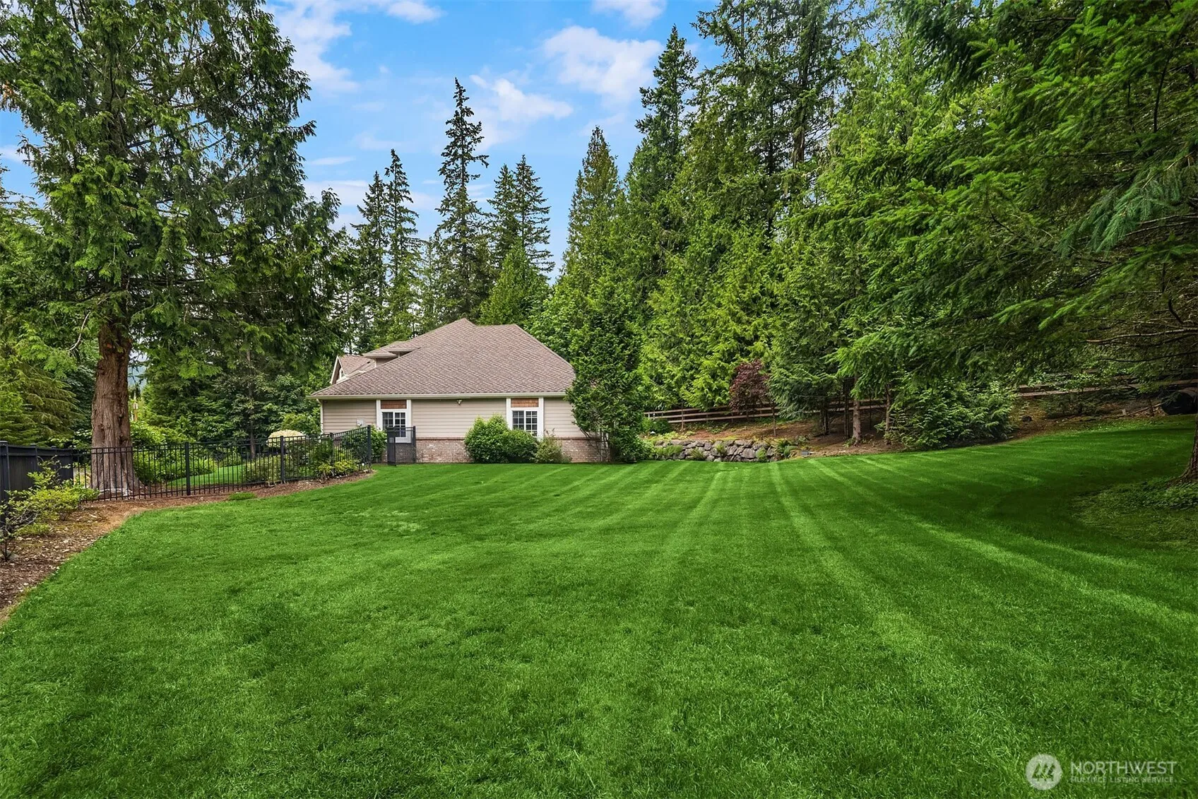 Property photo for 15118 262nd Avenue Se, Issaquah photo 4
