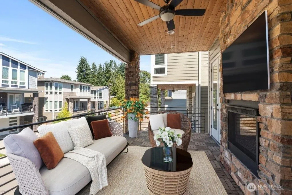 Property photo for 7544 S 129th Place, Seattle photo 5