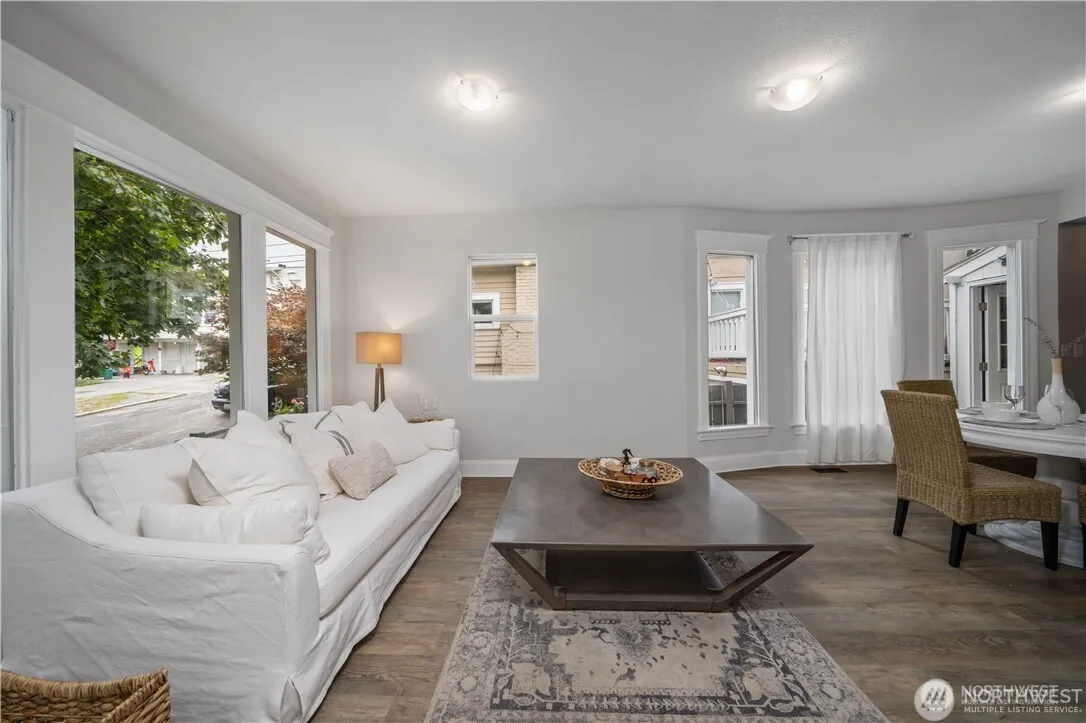 Property photo for 1305 Ne 55th Street, Seattle photo 5