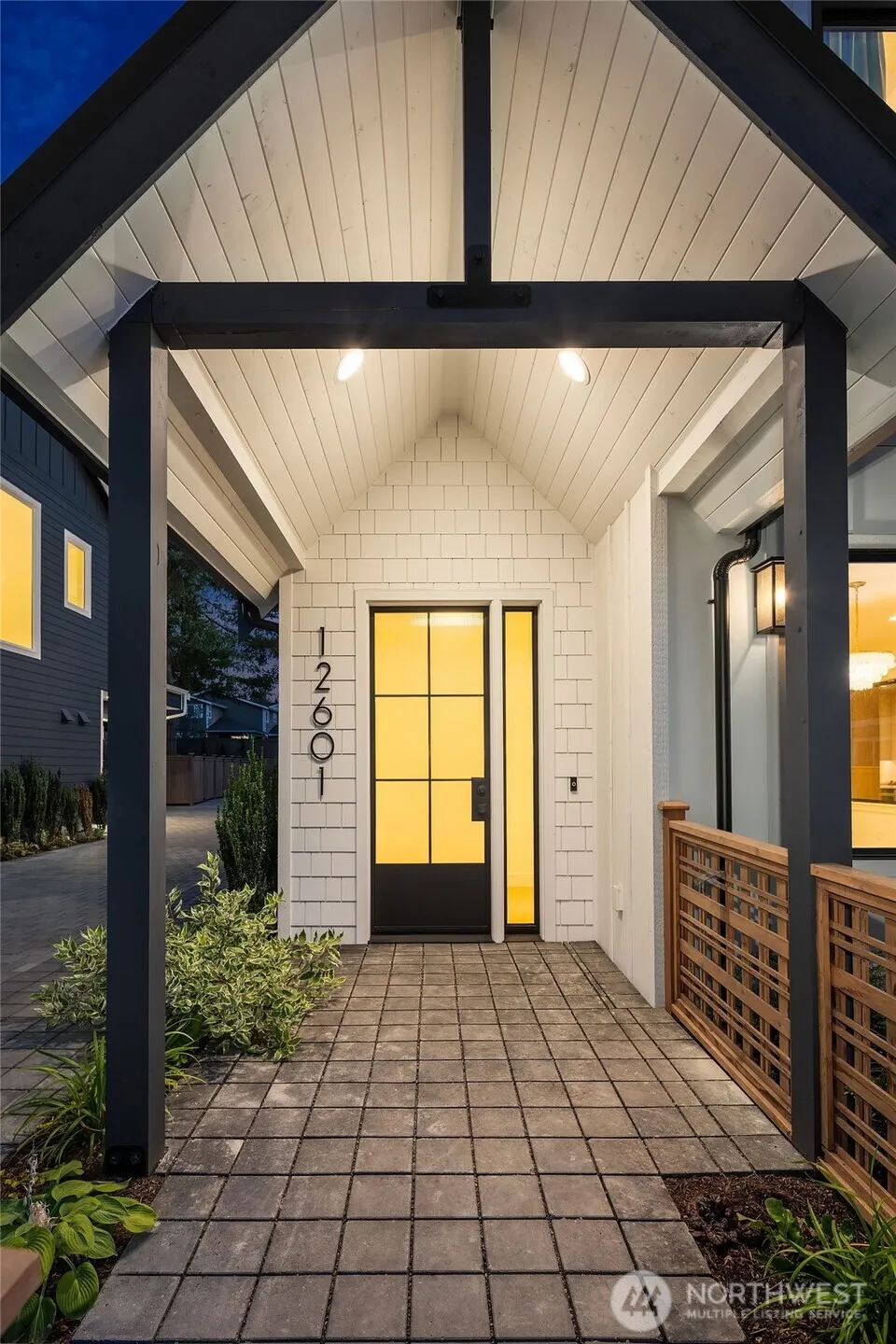 Property photo for 12601 Ne 80th Street, Kirkland photo 2