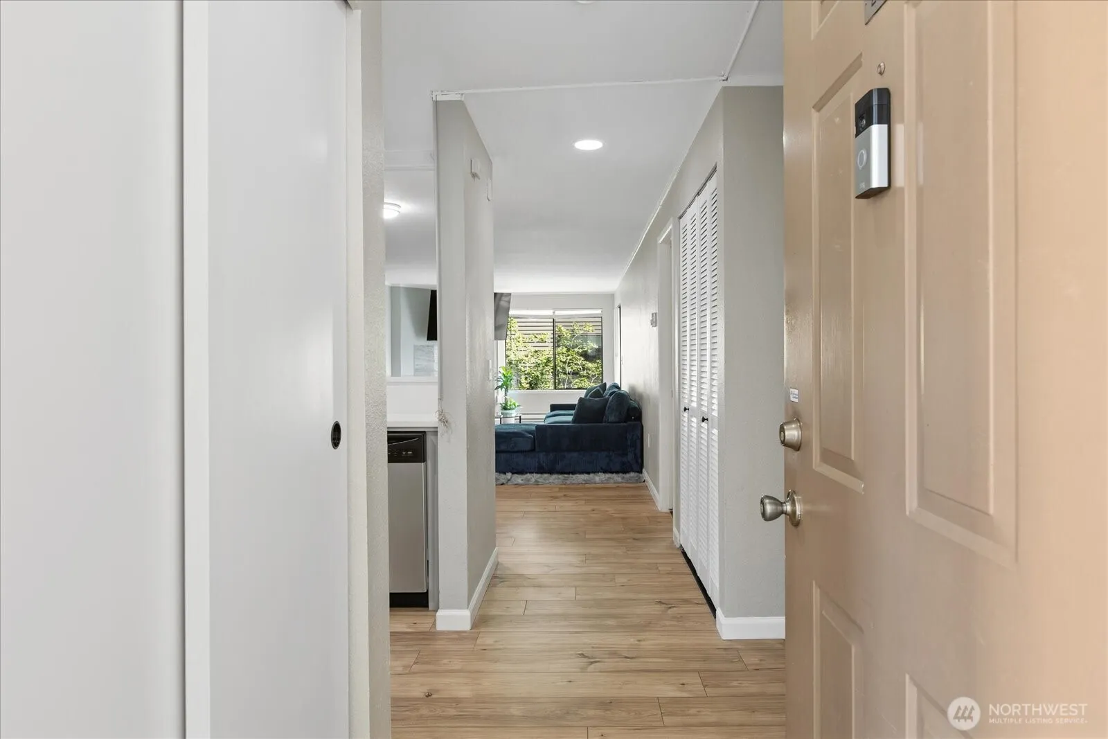 Property photo for 3256 Sw Avalon Street #203, Seattle photo 2