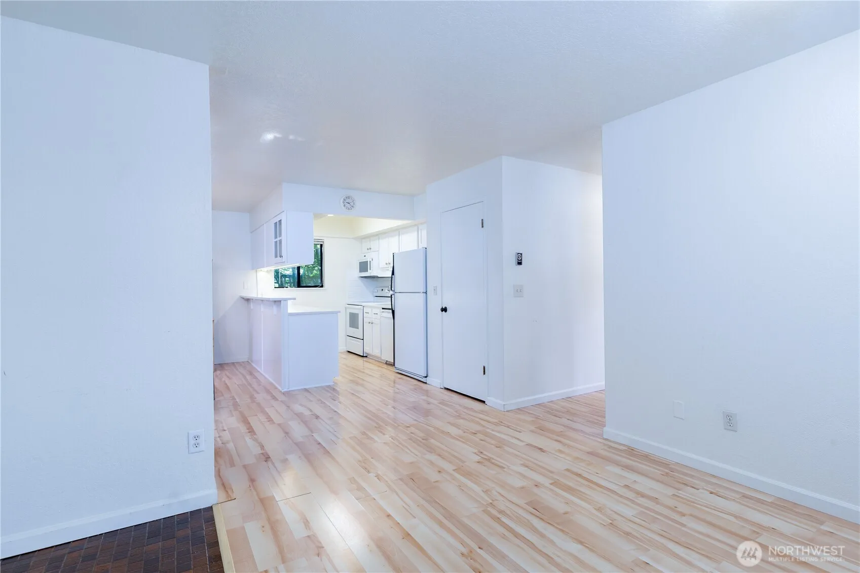 Property photo for 8603 244th St Sw #2a, Edmonds photo 2