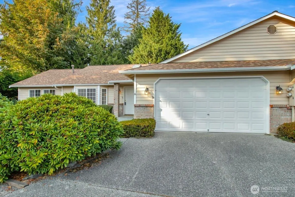 Property photo for 14114 Beverly Park Road #a, Edmonds photo 2