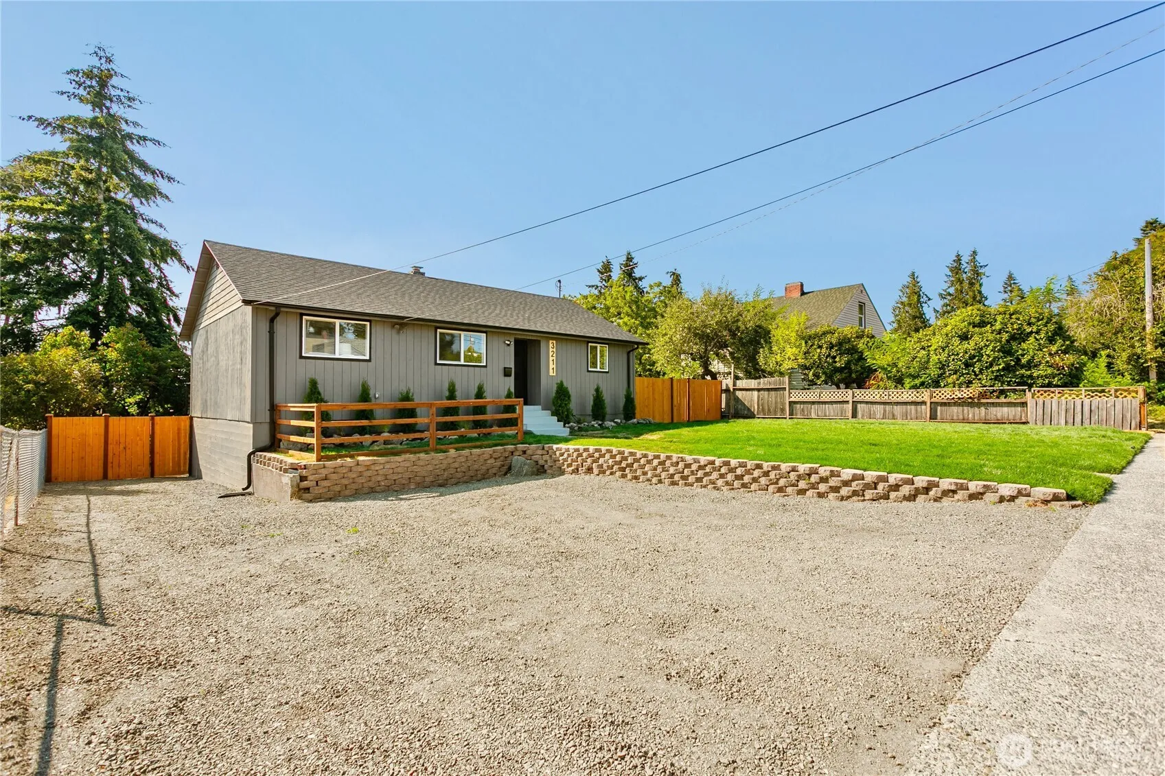 Property photo for 3211 Herren Avenue, Bremerton photo 2