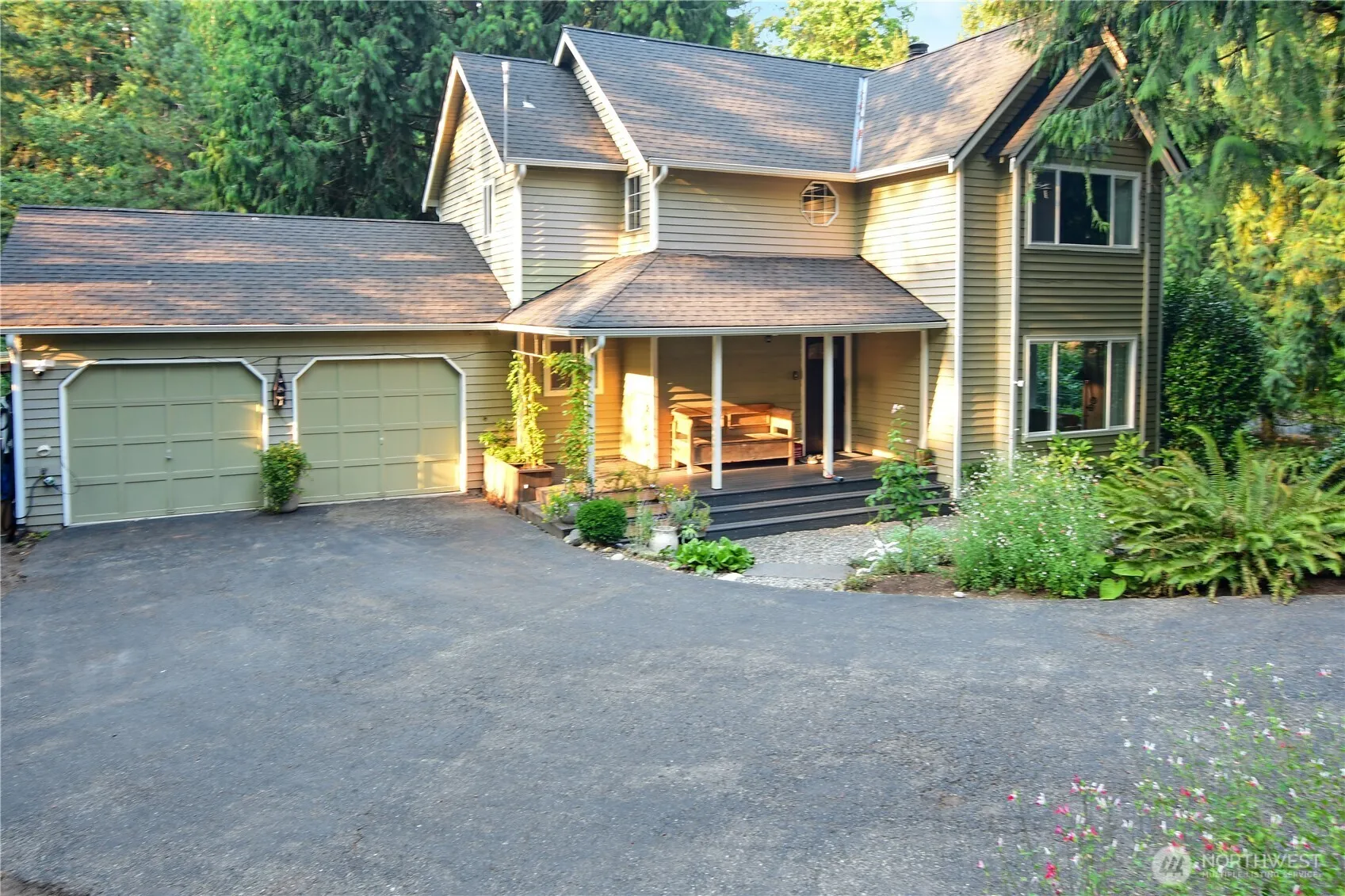 Property photo for 16732 Ne 138th Court, Woodinville photo 2
