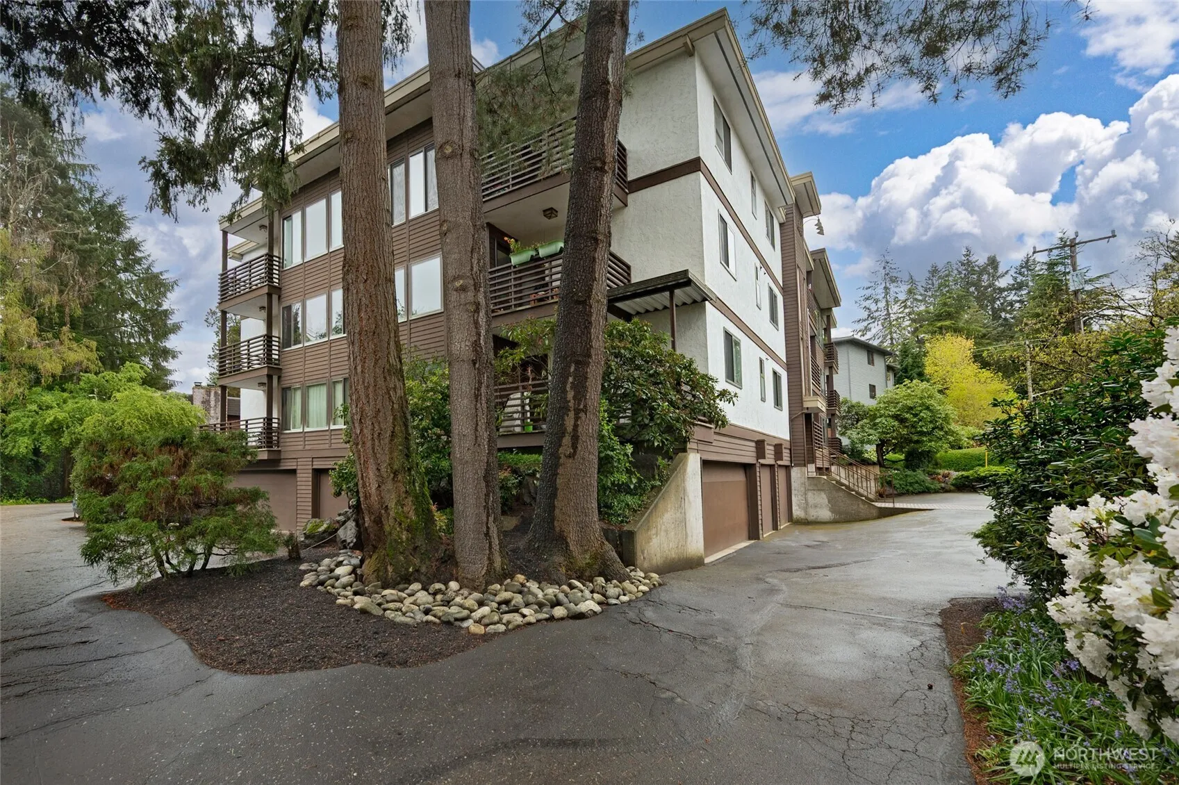 Property photo for 3505 W Government Way #202, Seattle