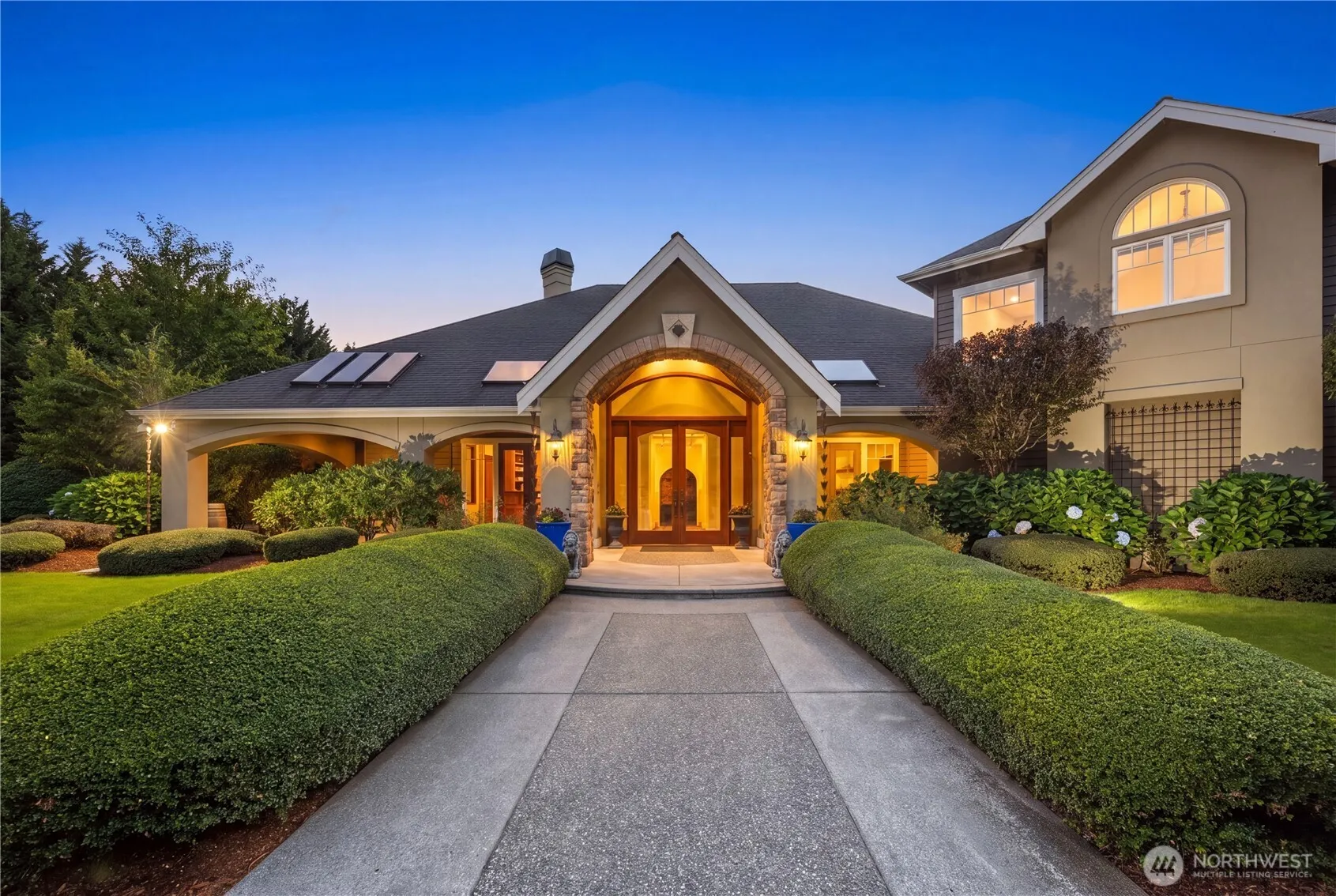 Property photo for 905 250th Avenue Ne, Sammamish