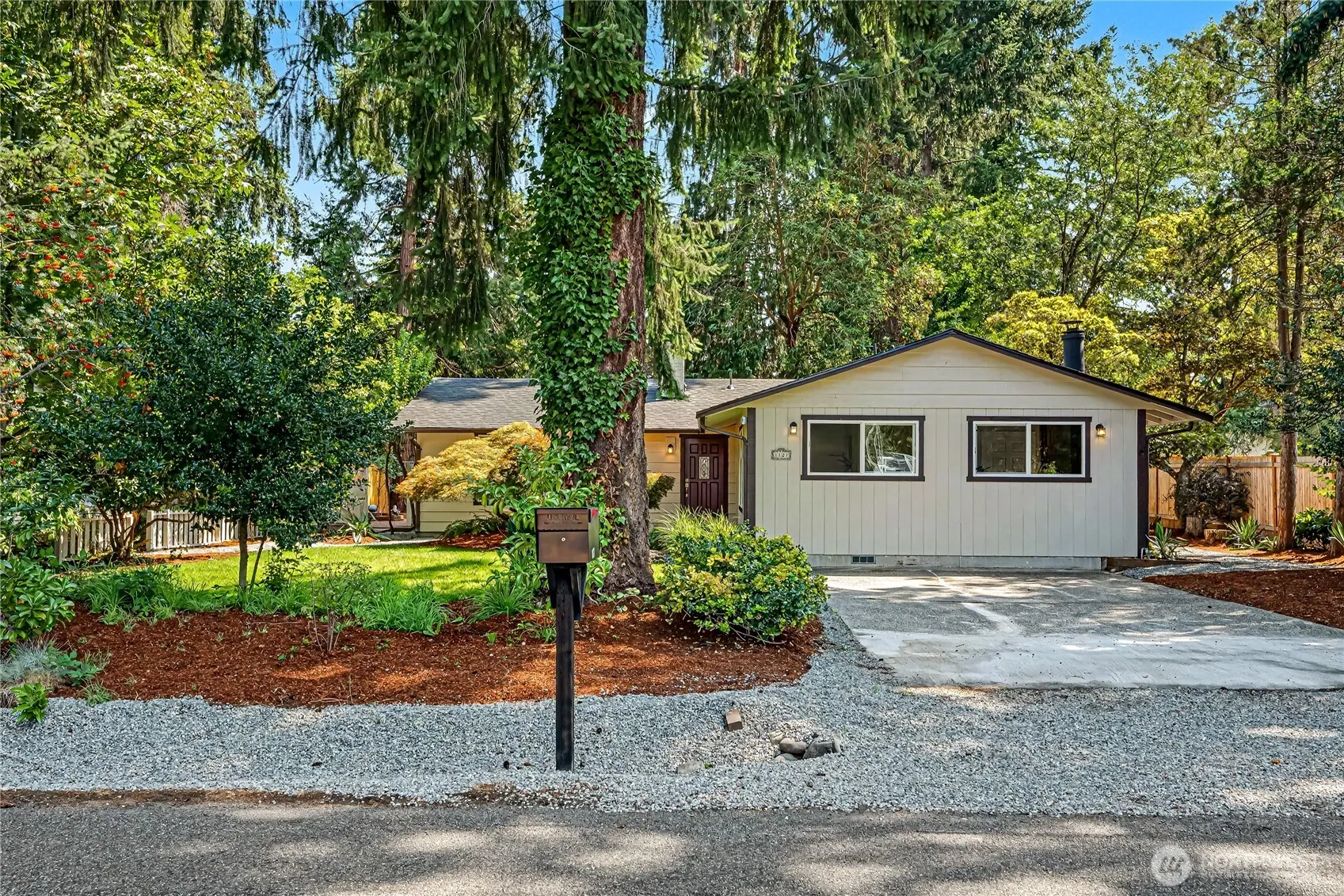 Property photo for 1121 Military Road E, Tacoma photo 2