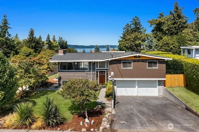 Property photo for 615 Pierce Lane Ne, Tacoma