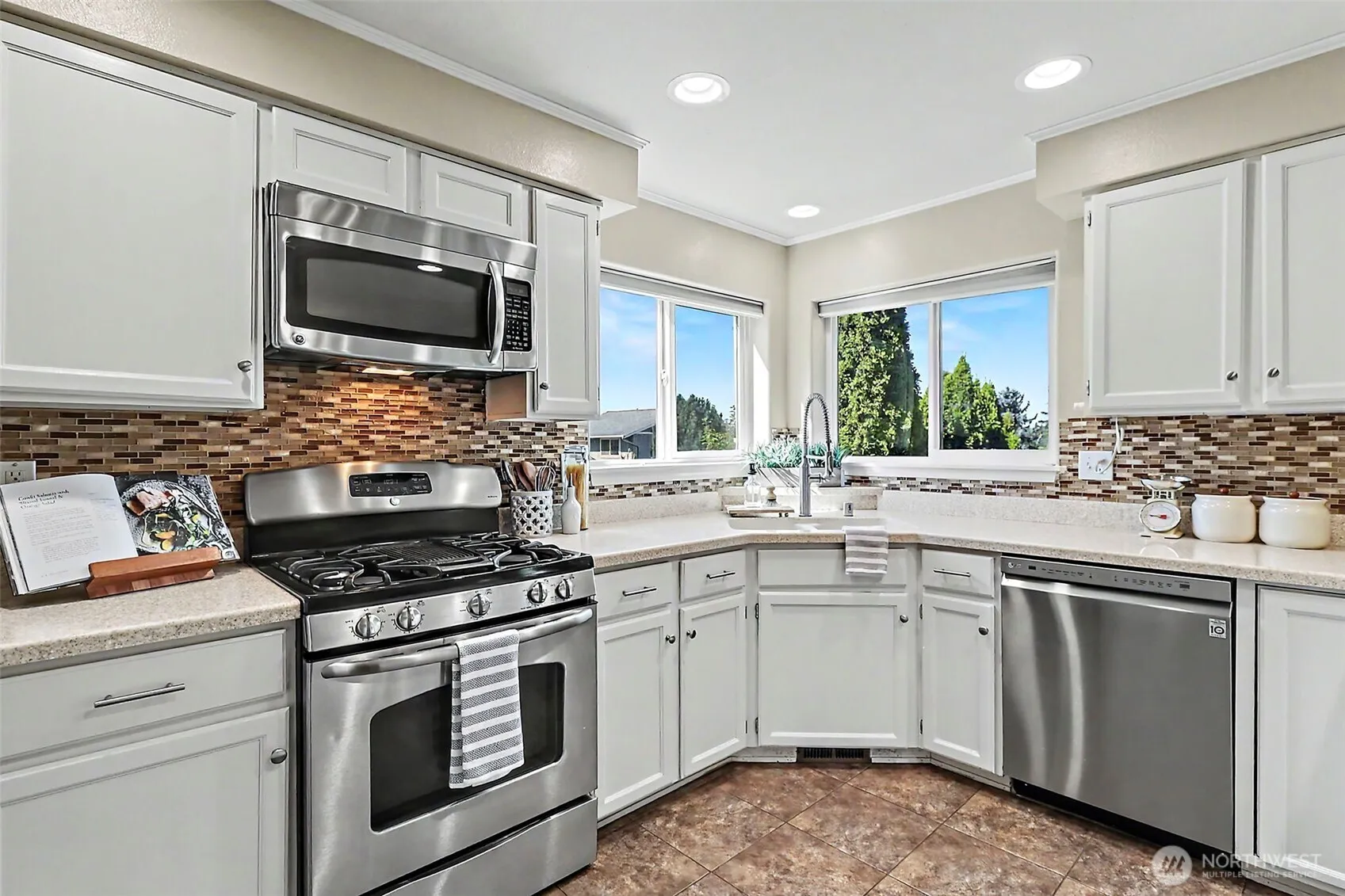 Property photo for 719 Kensington Avenue S, Kent photo 5