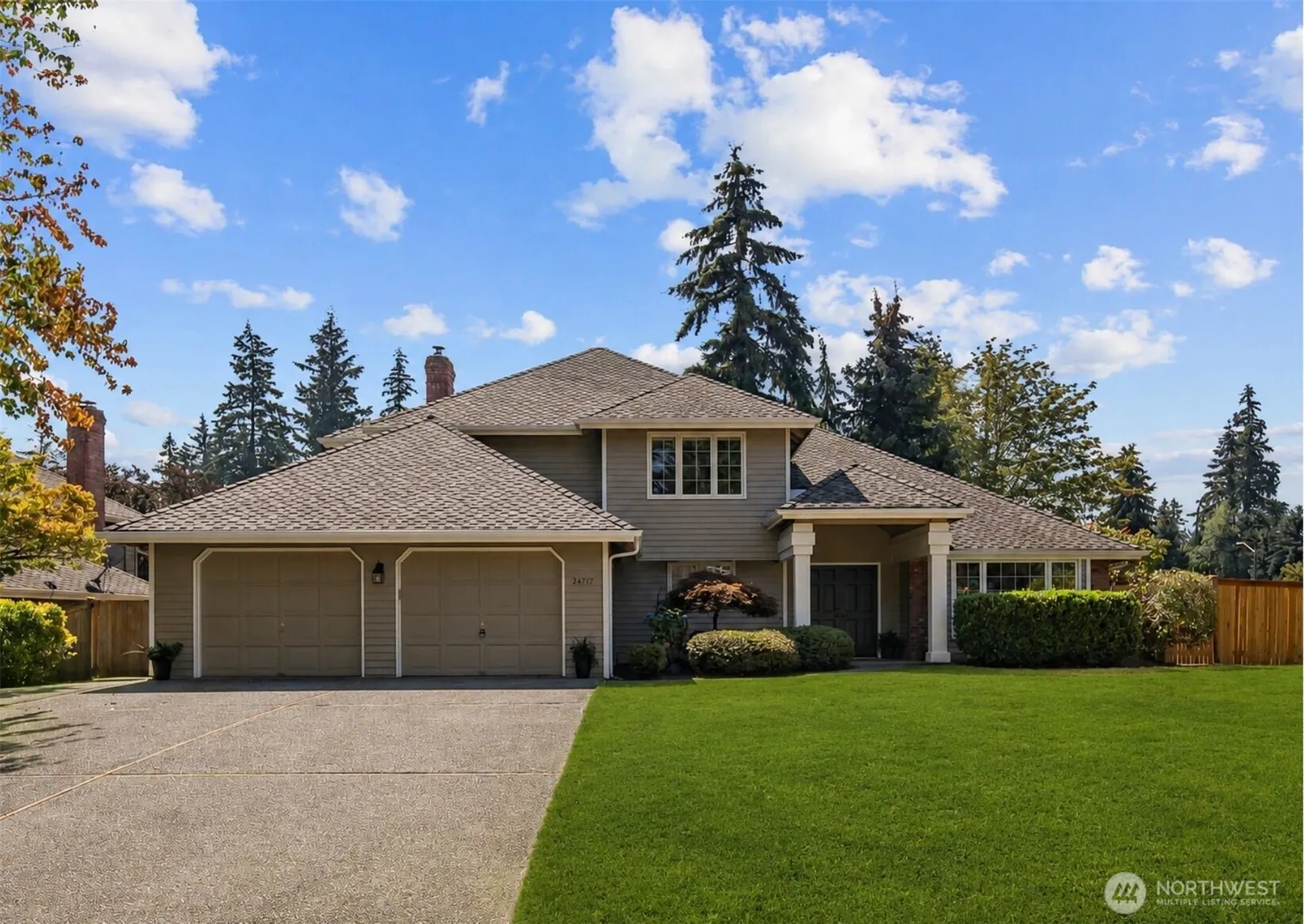 Property photo for 24717 Se 45th Pl, Issaquah photo 2