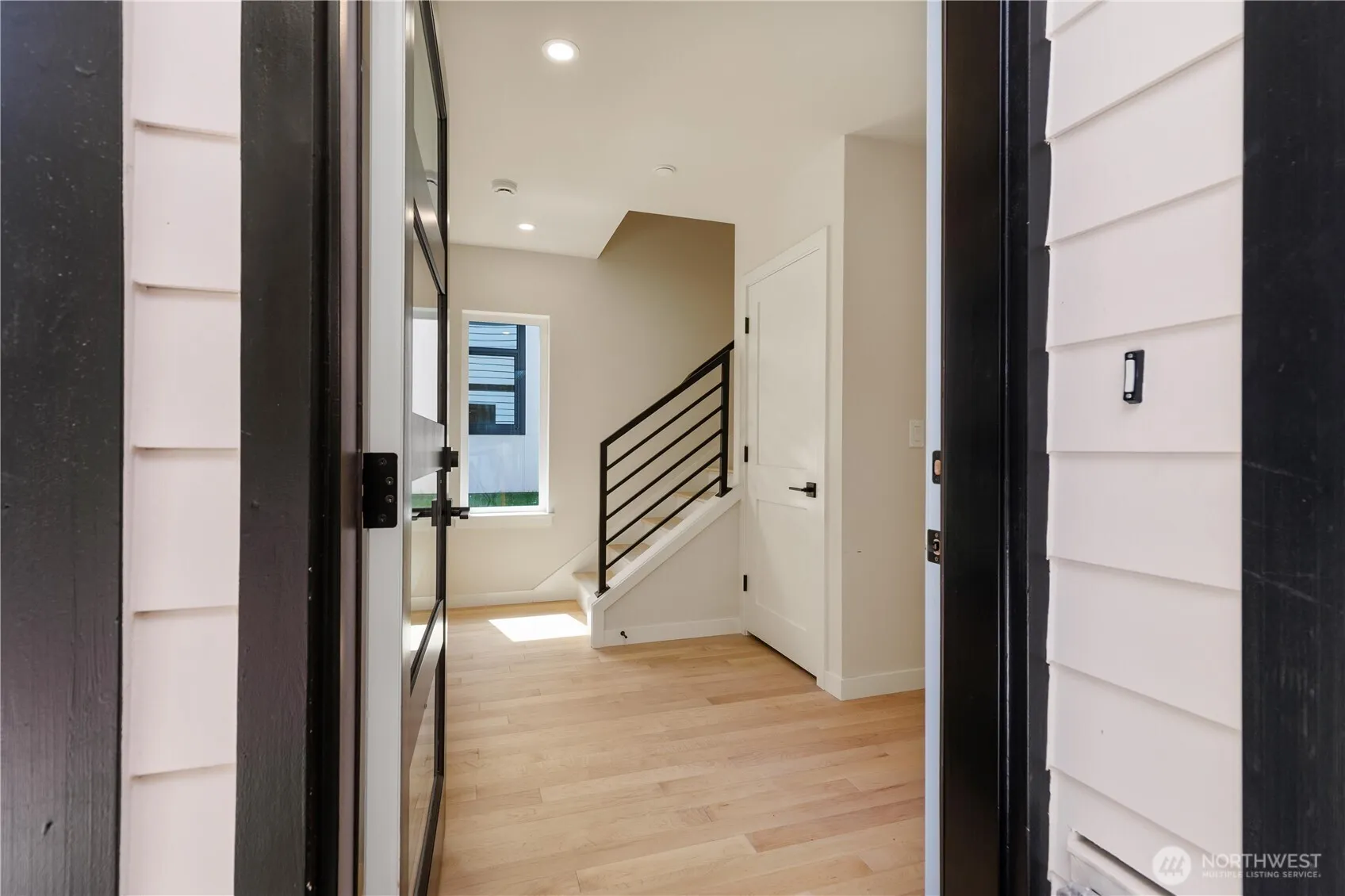 Property photo for 12644 Ne 80th Street, Kirkland photo 3