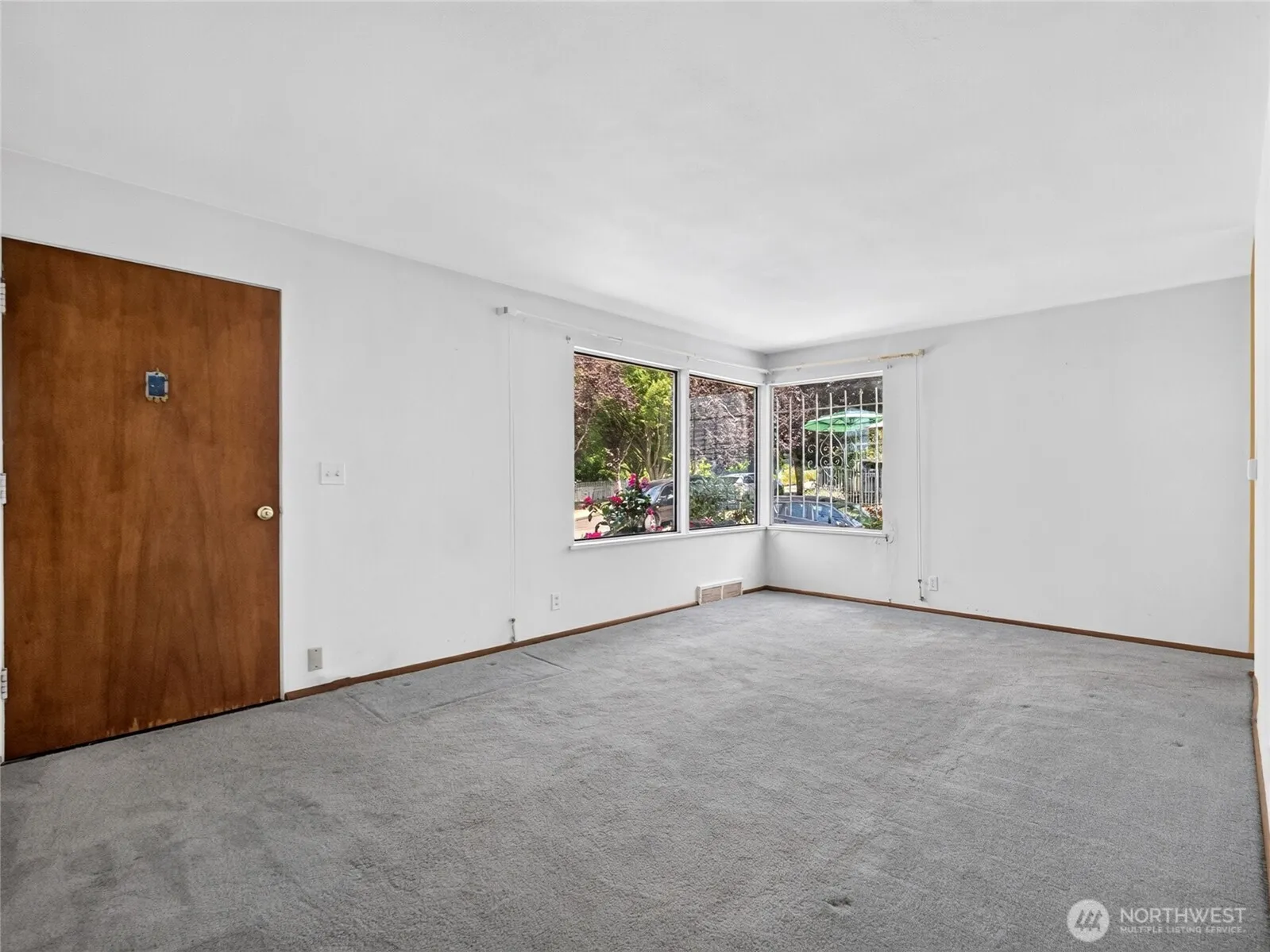 Property photo for 3011 E Pine Street, Seattle photo 4