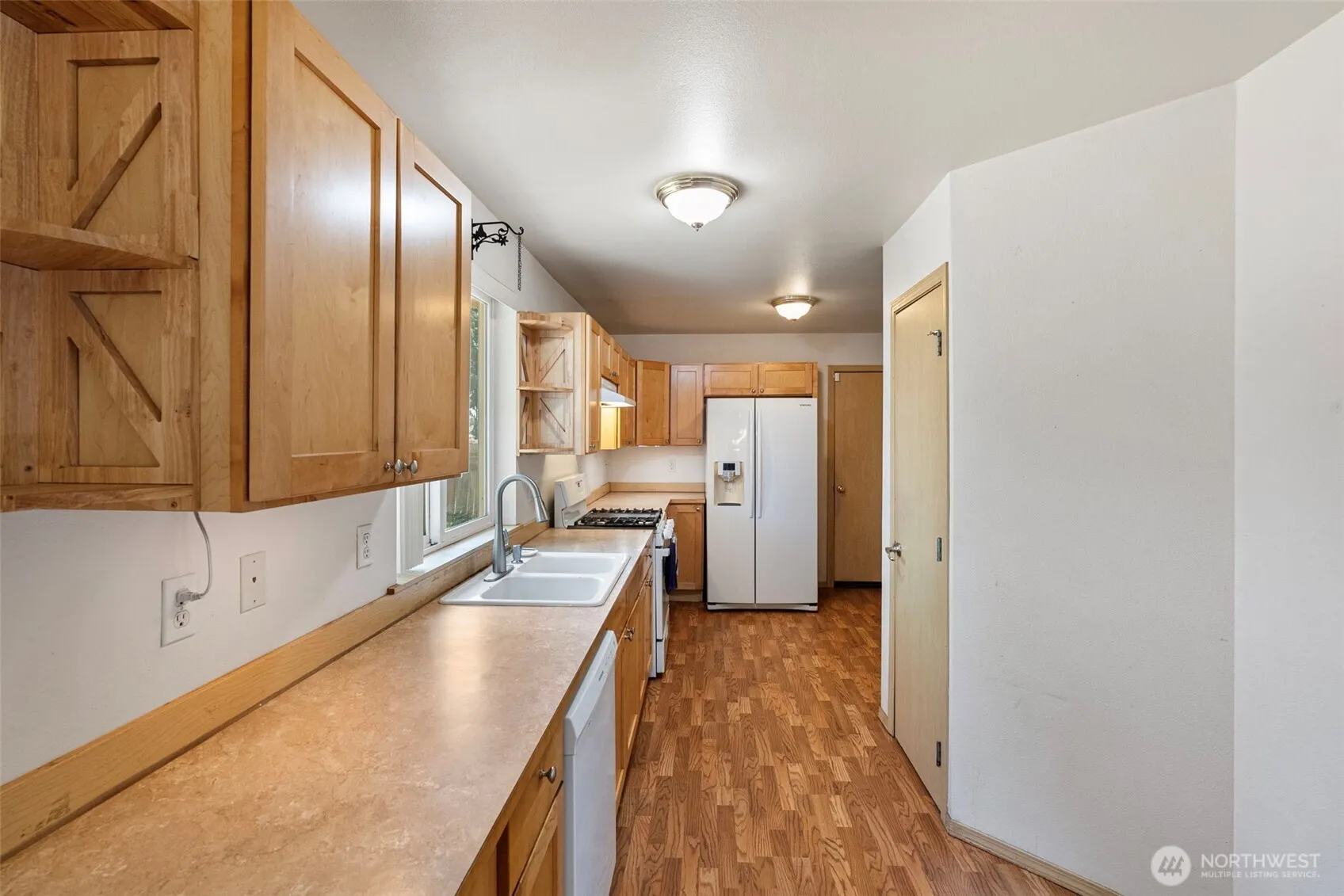 Property photo for 865 S 52nd Street, Tacoma photo 3