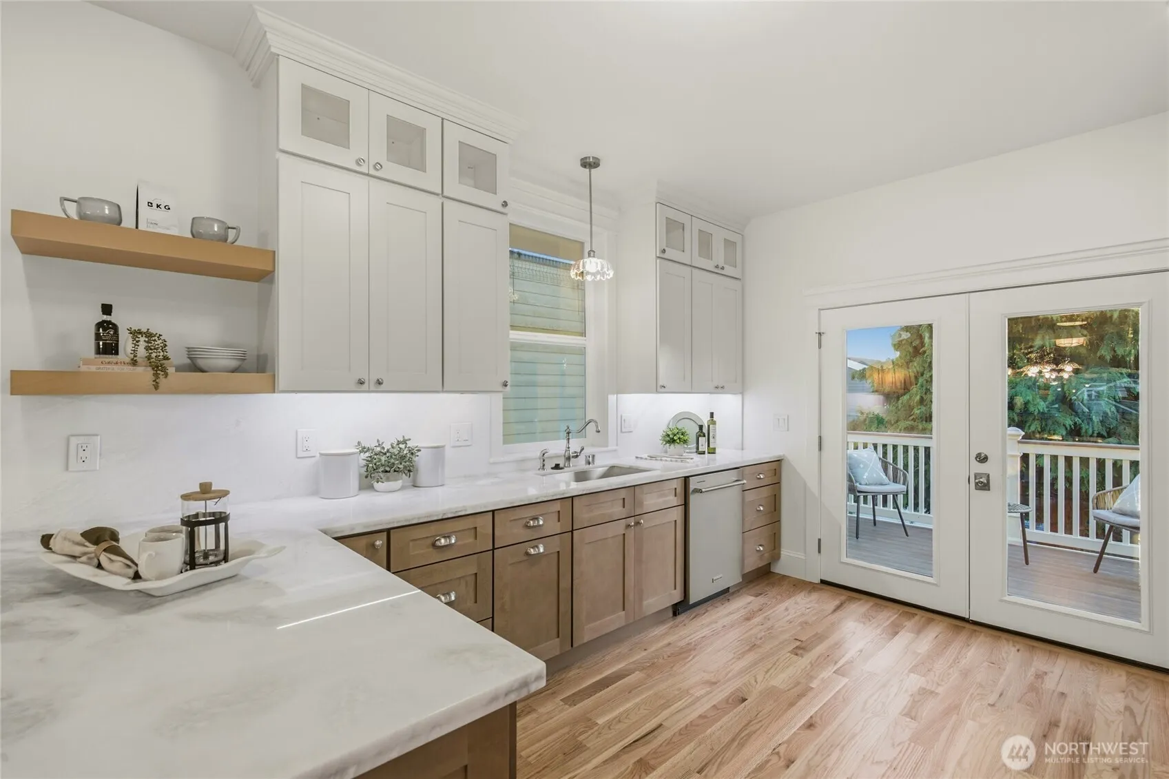 Property photo for 7717 2nd Avenue Ne, Seattle photo 4