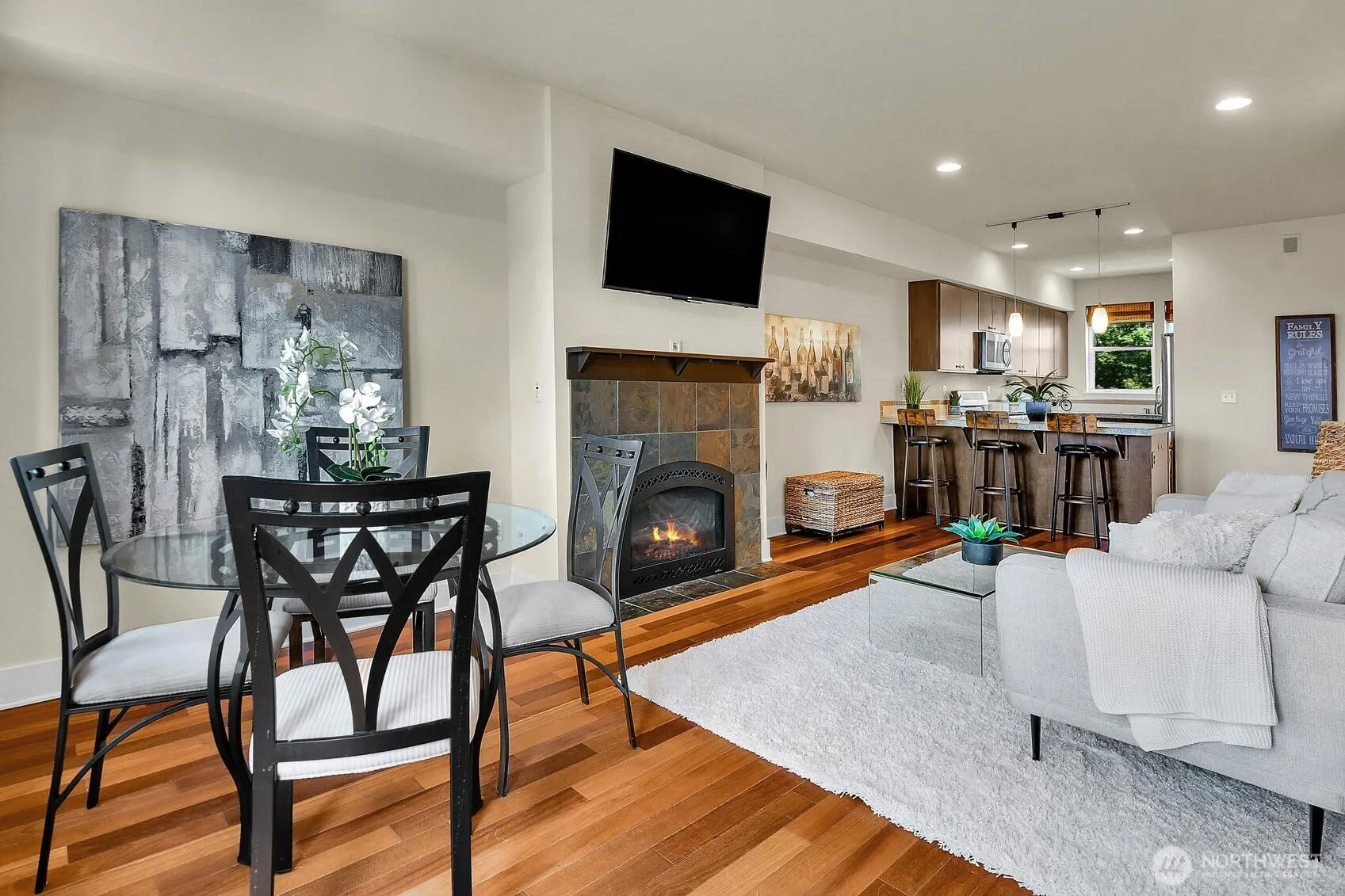 Property photo for 11711 Greenwood Ave N #b, Seattle photo 5