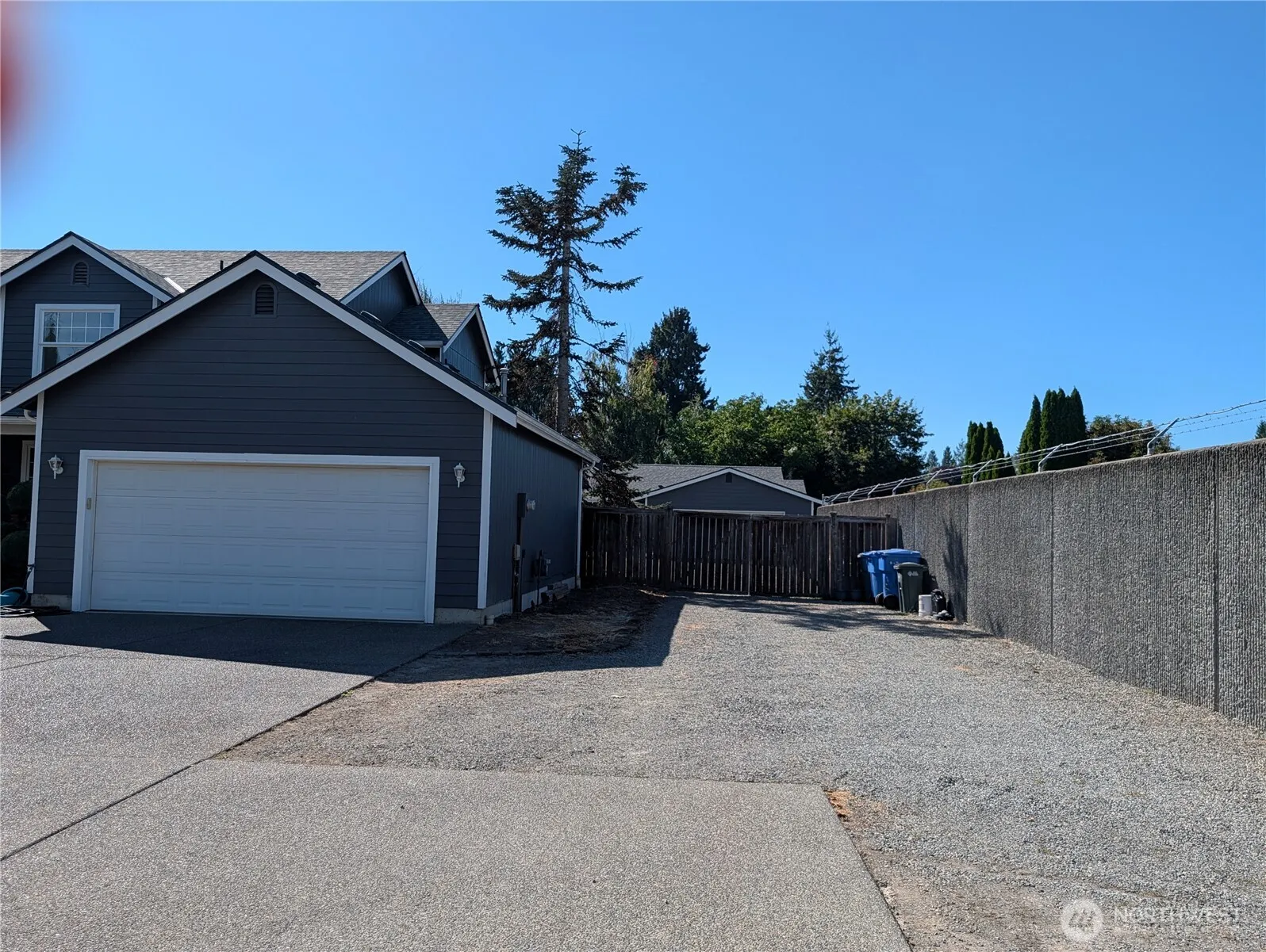 Property photo for 1316 19th Street Pl Nw, Puyallup photo 2