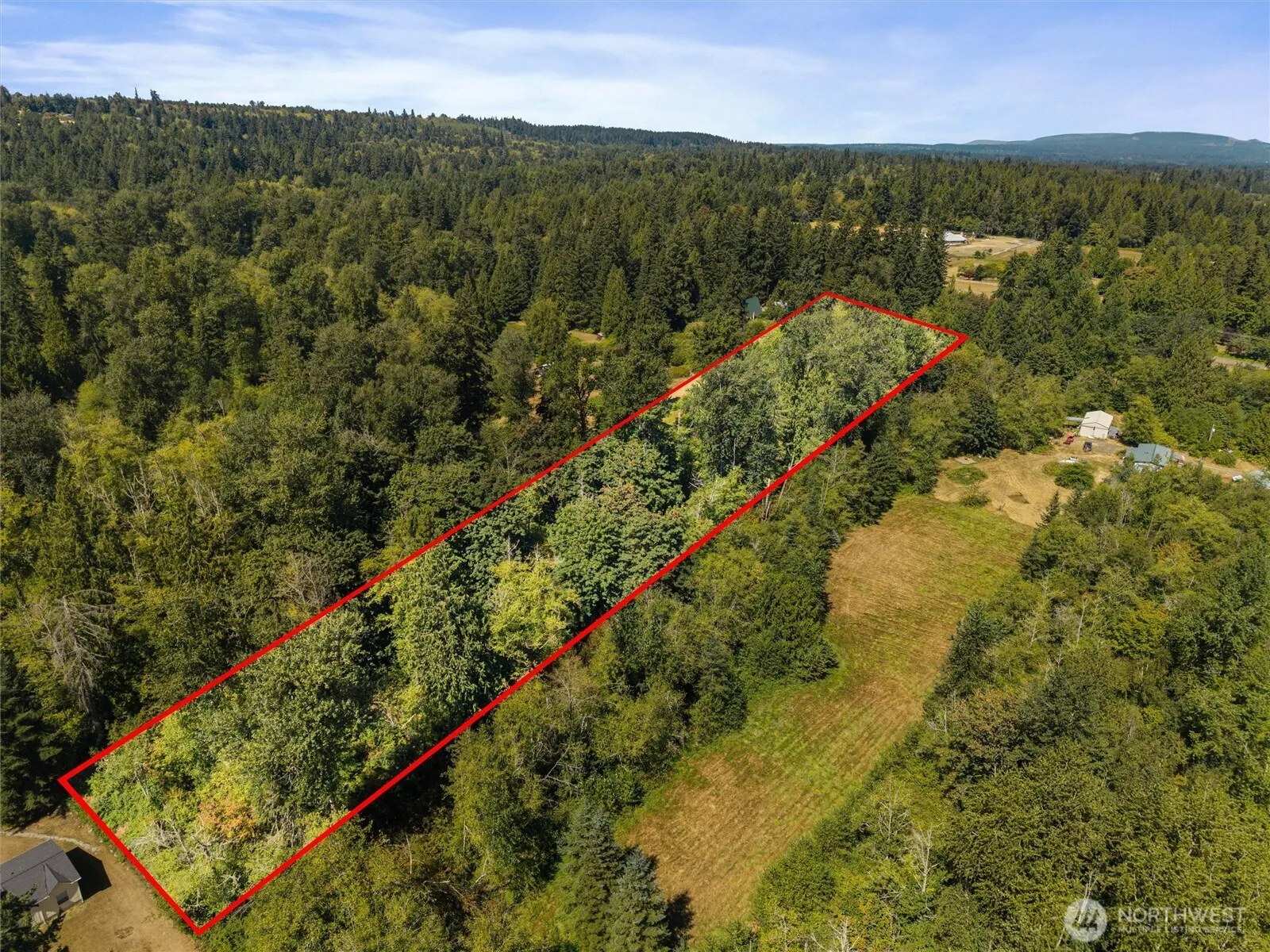 Property photo for 908 140th Street Ne, Marysville photo 2