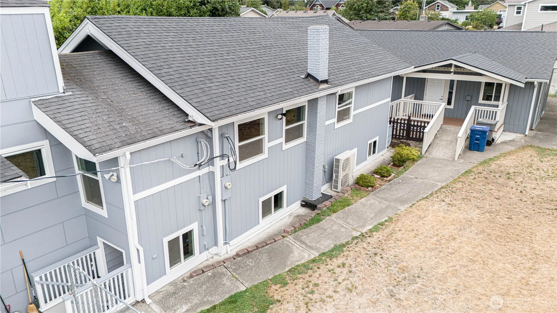 Property photo for 1022 Sw 151st Street, Burien photo 2