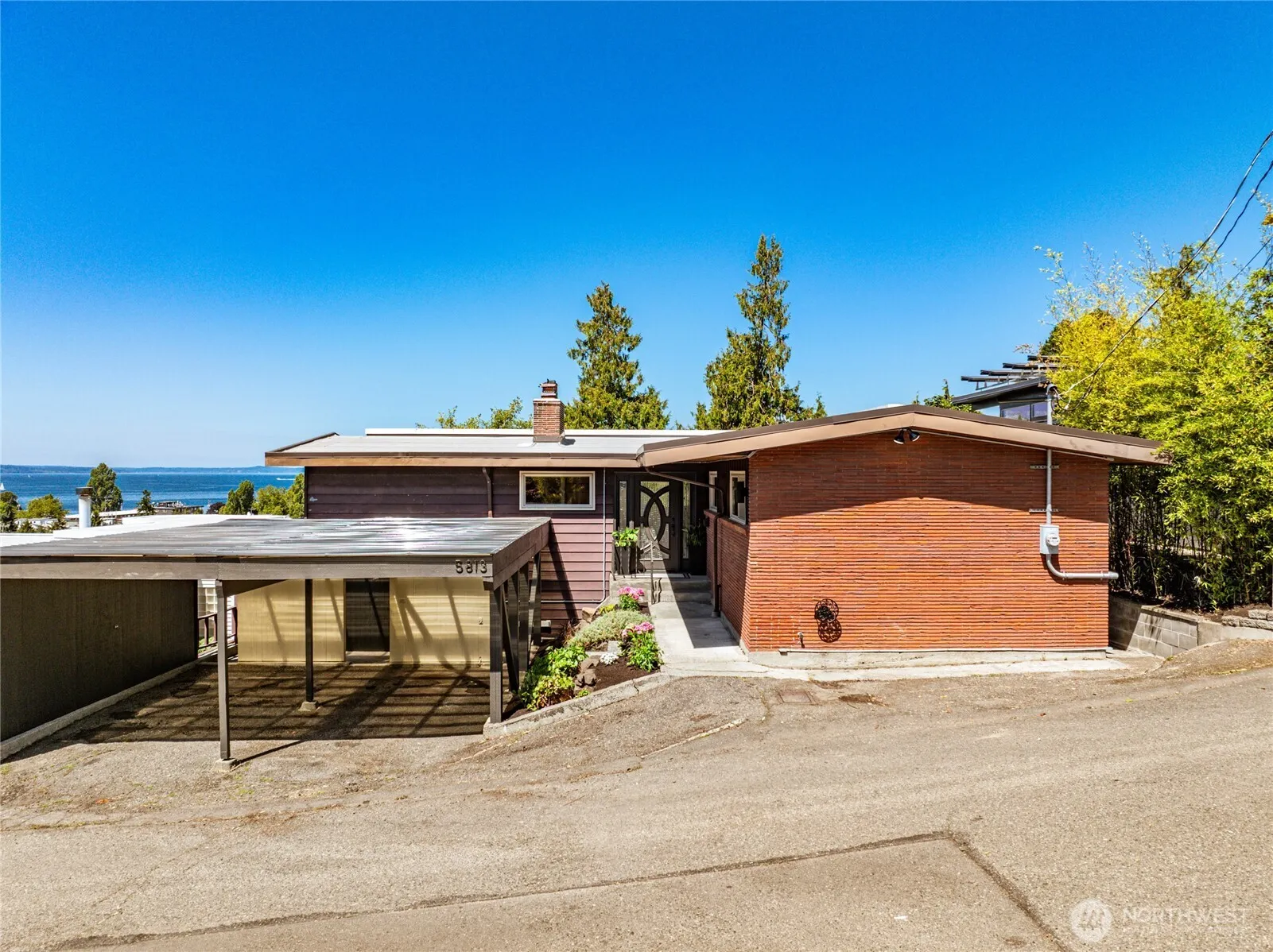 Property photo for 5813 Sw Horton Street, Seattle photo 3