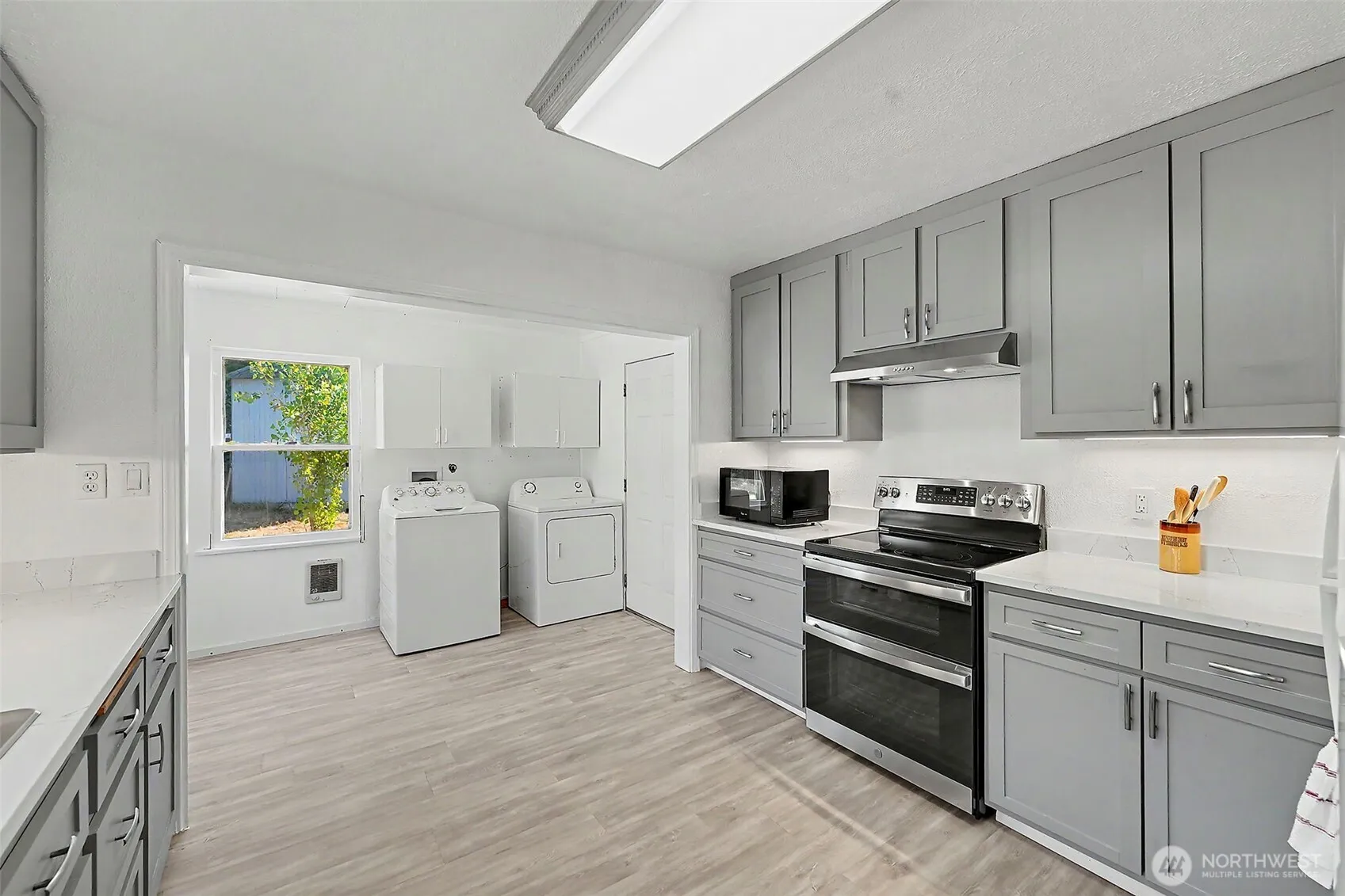 Property photo for 3125 Oas Drive W, University Place photo 4