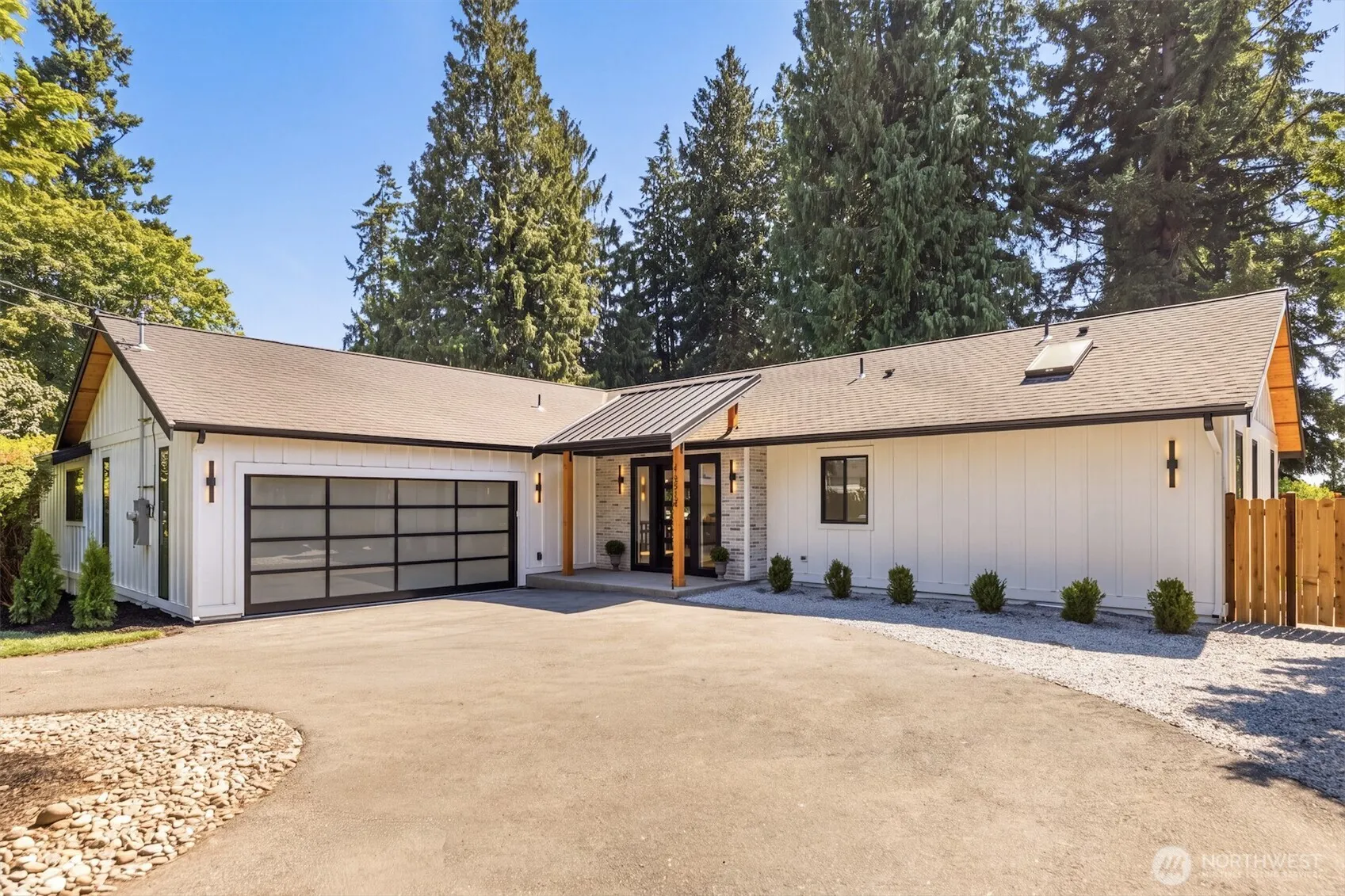 Property photo for 15729 Larch Way, Lynnwood photo 4