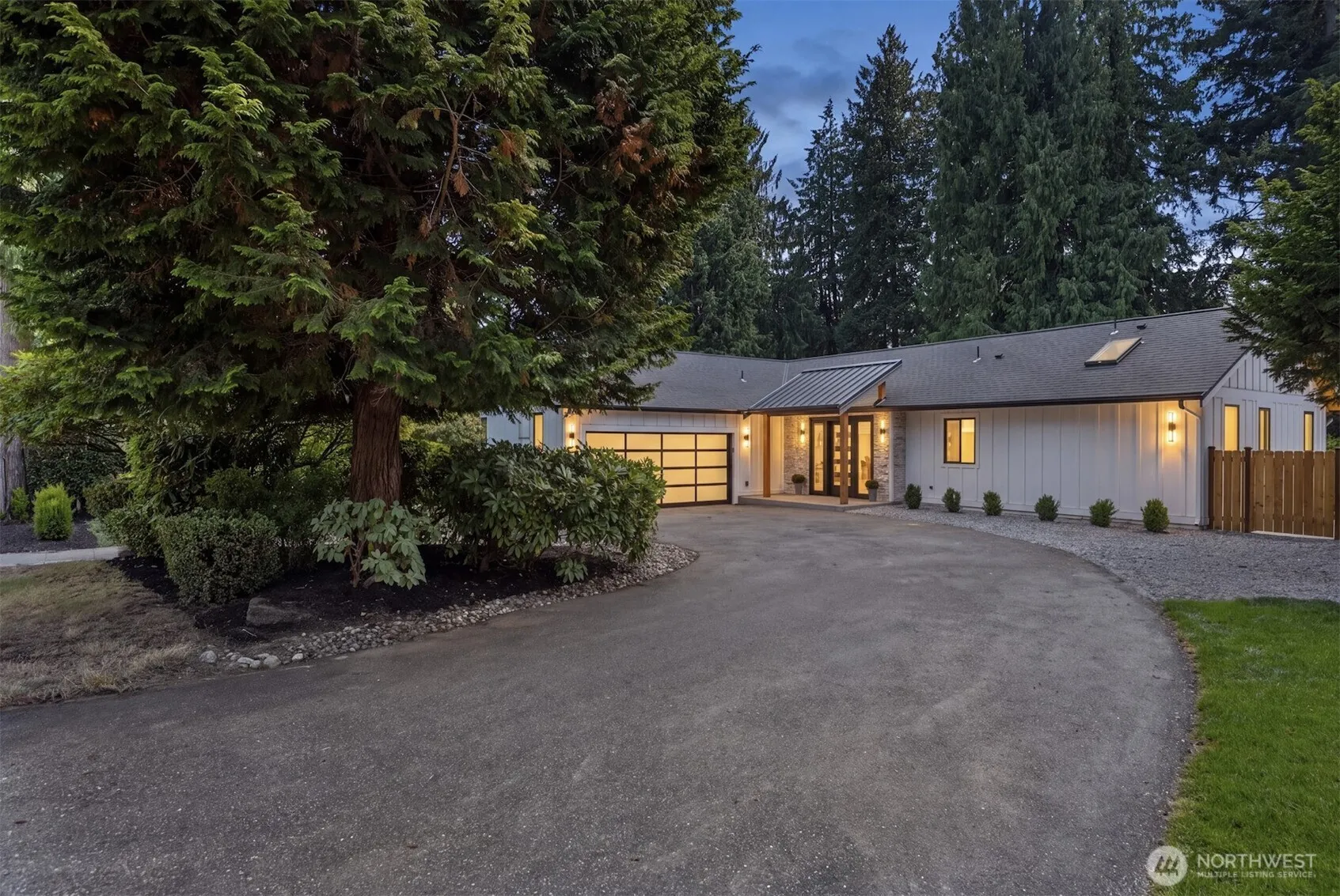 Property photo for 15729 Larch Way, Lynnwood photo 3