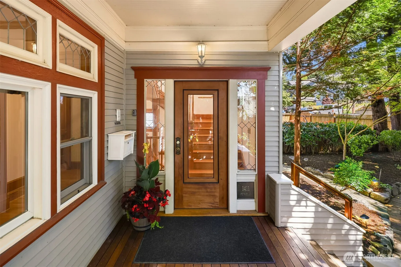 Property photo for 1411 10th Avenue W, Seattle photo 5