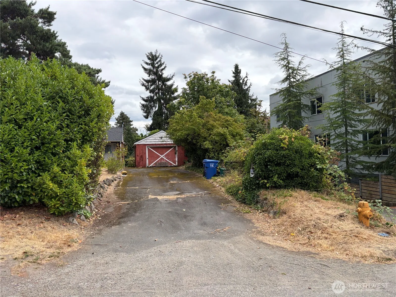 Property photo for 11334 Corliss Avenue N, Seattle photo 4