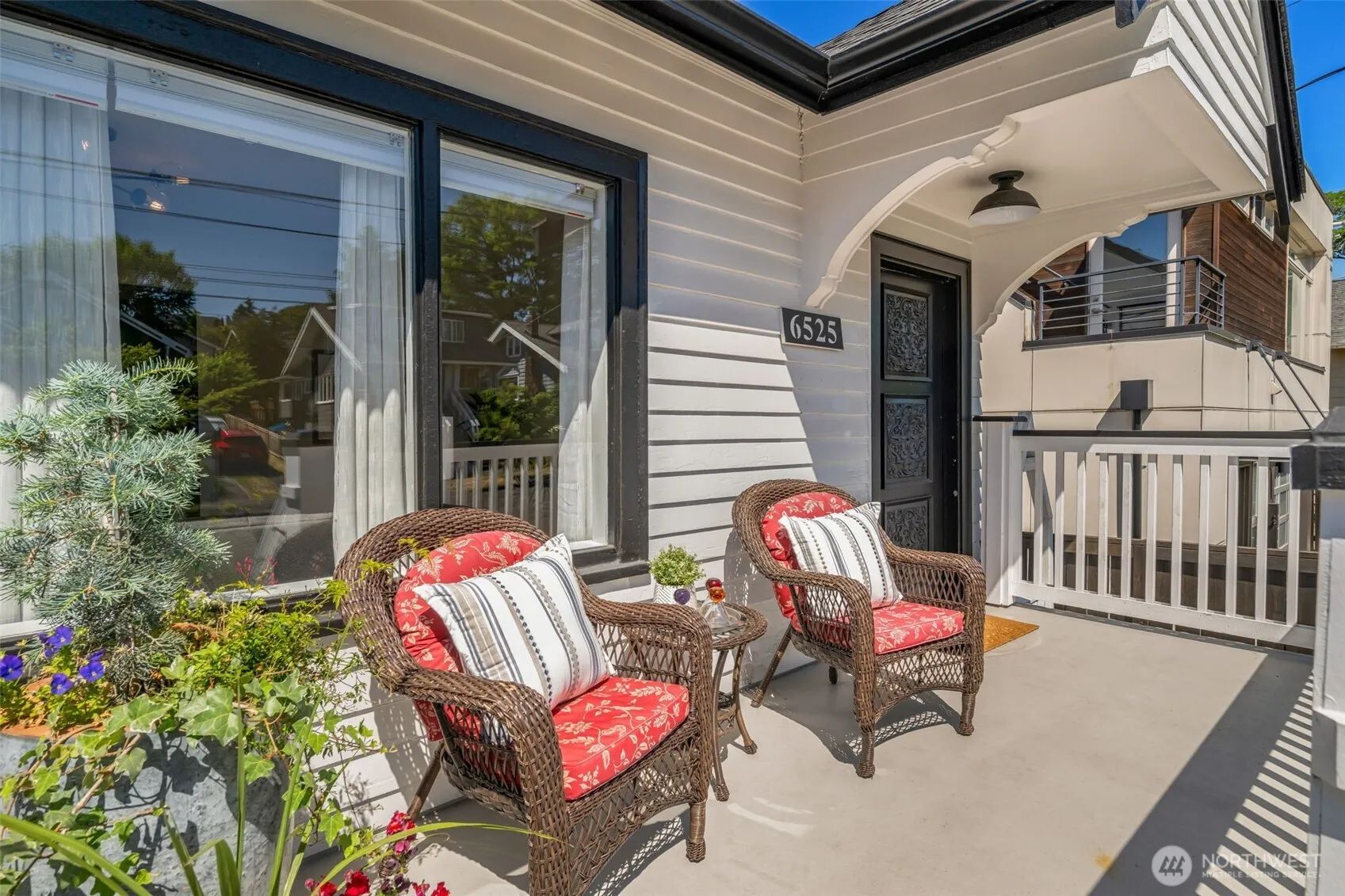 Property photo for 6525 3rd Avenue Nw, Seattle photo 4