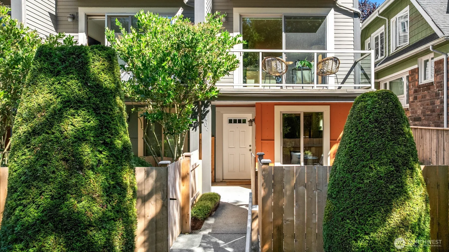 Property photo for 2340 44th Avenue Sw #c, Seattle photo 3