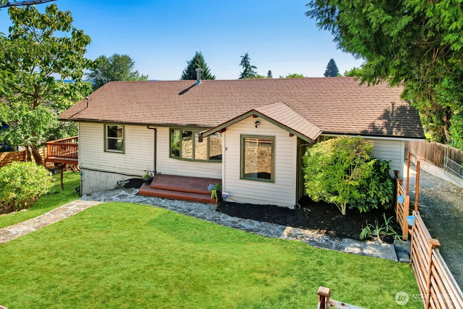 Property photo for 909 Sw Langston Road, Renton