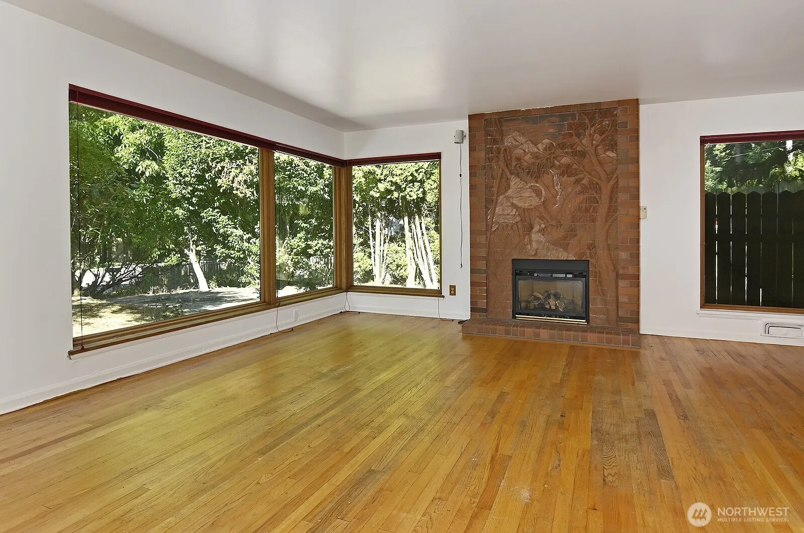 Property photo for 17552 Ballinger Way Ne, Lake Forest Park photo 5