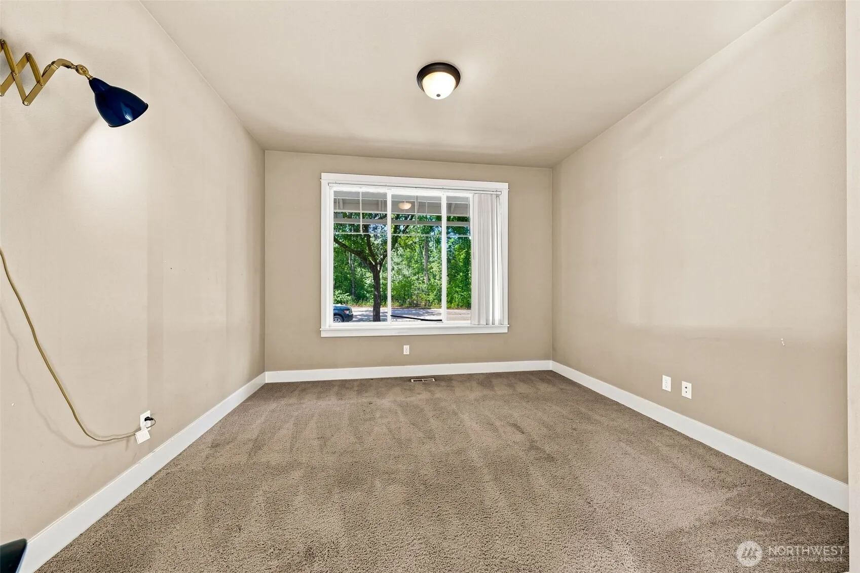 Property photo for 816 124th Street Ct E, Tacoma photo 4