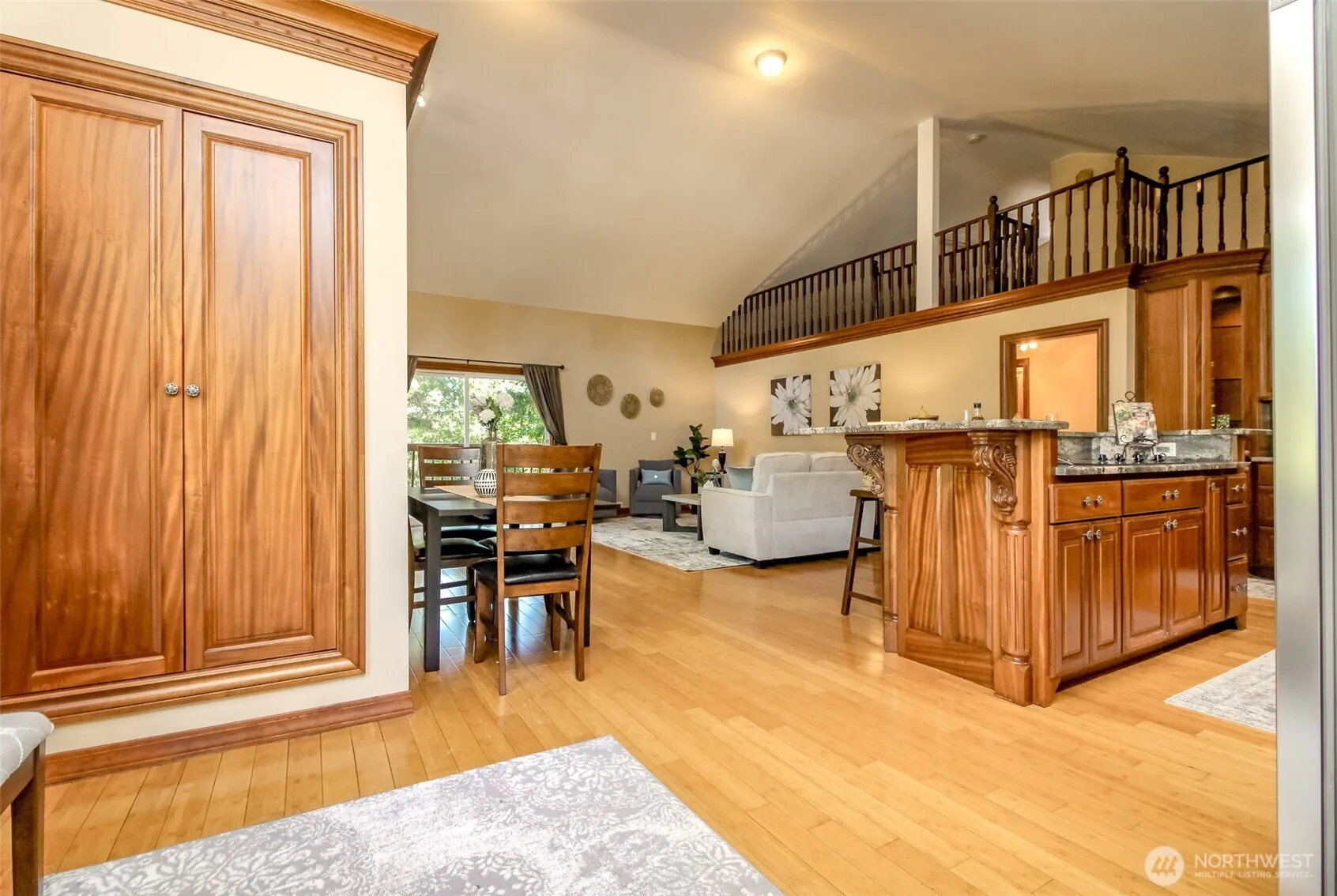 Property photo for 30455 Kent Black Diamond Road, Kent photo 4