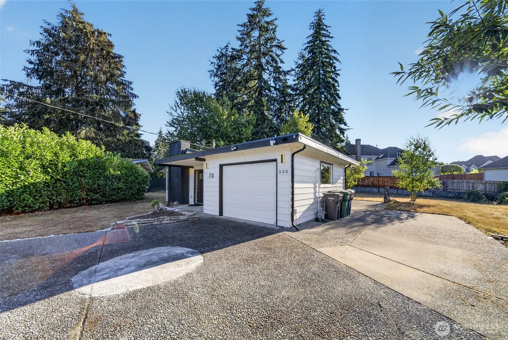 Property photo for 233 S 301st Street, Federal Way photo 2