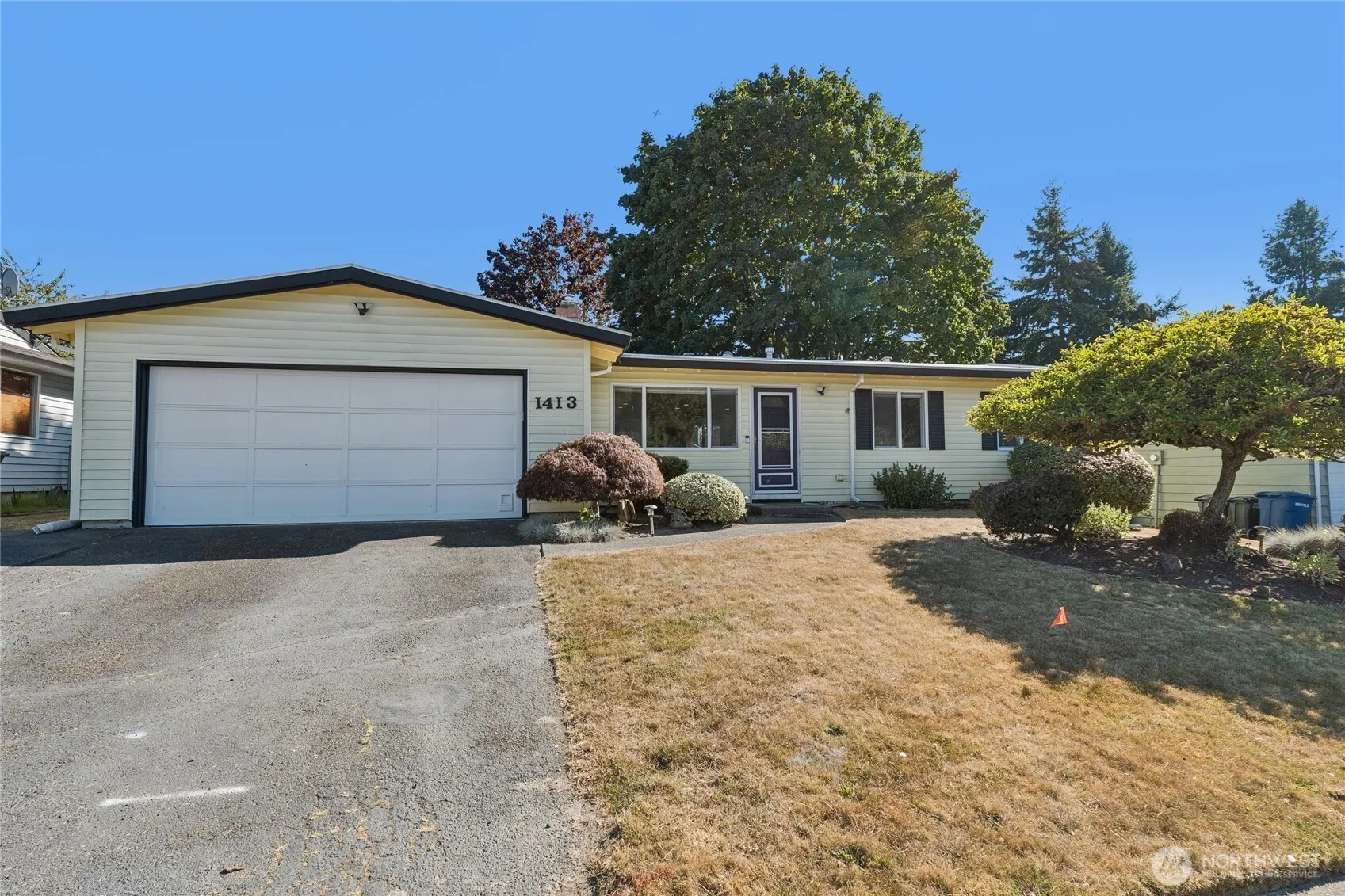 Property photo for 1413 S 276th Place, Des Moines