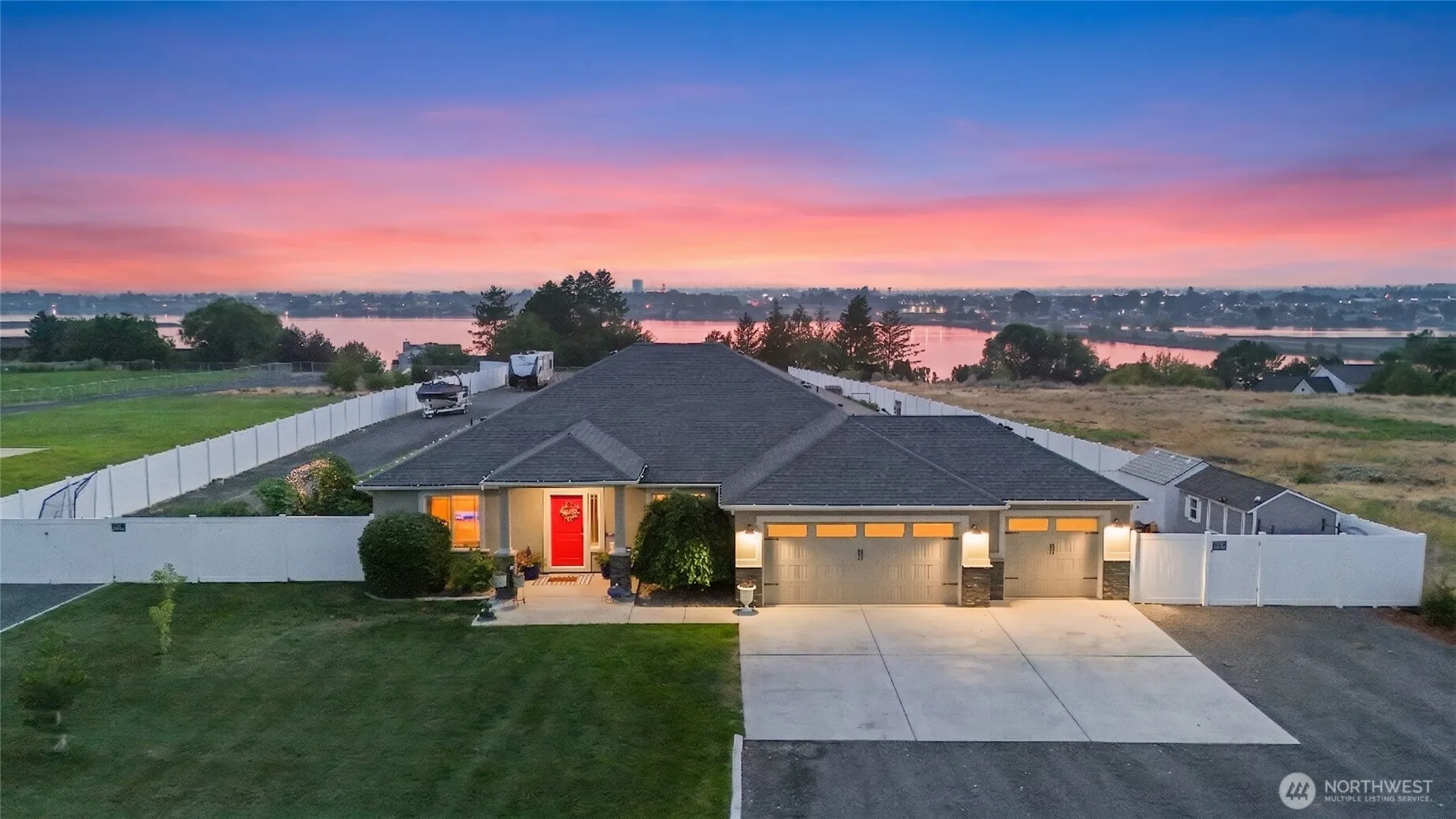 Property photo for 724 I.6 Ne, Moses Lake