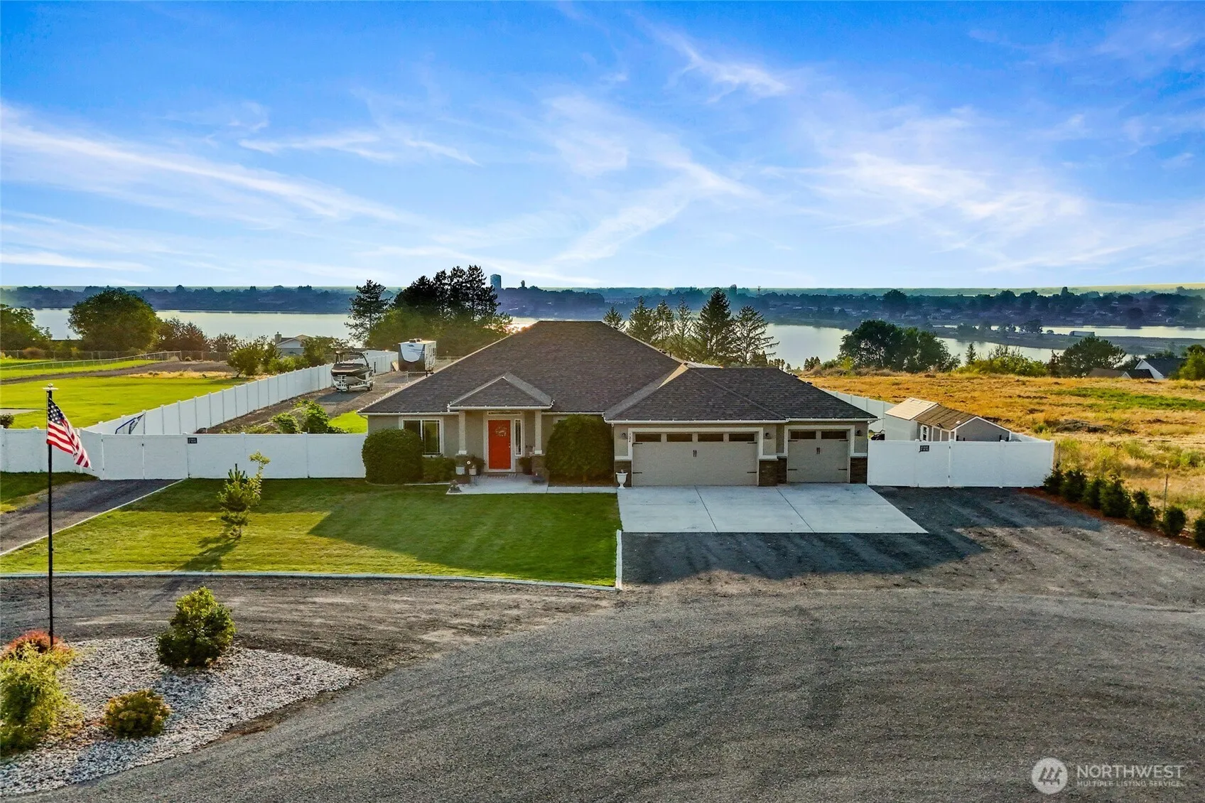 Property photo for 724 I.6 Ne, Moses Lake photo 2