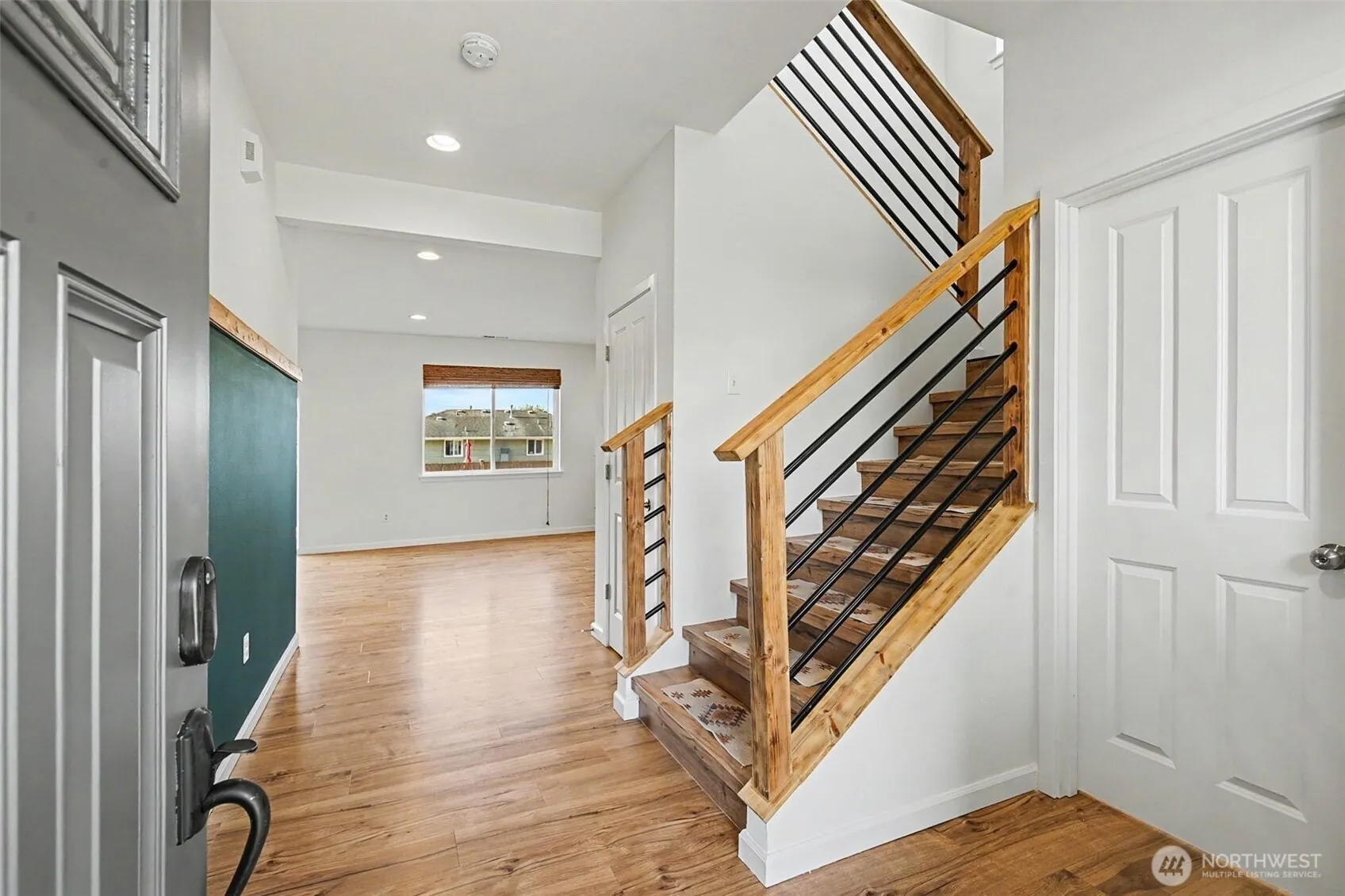 Property photo for 924 S 134th Street, Tacoma photo 4