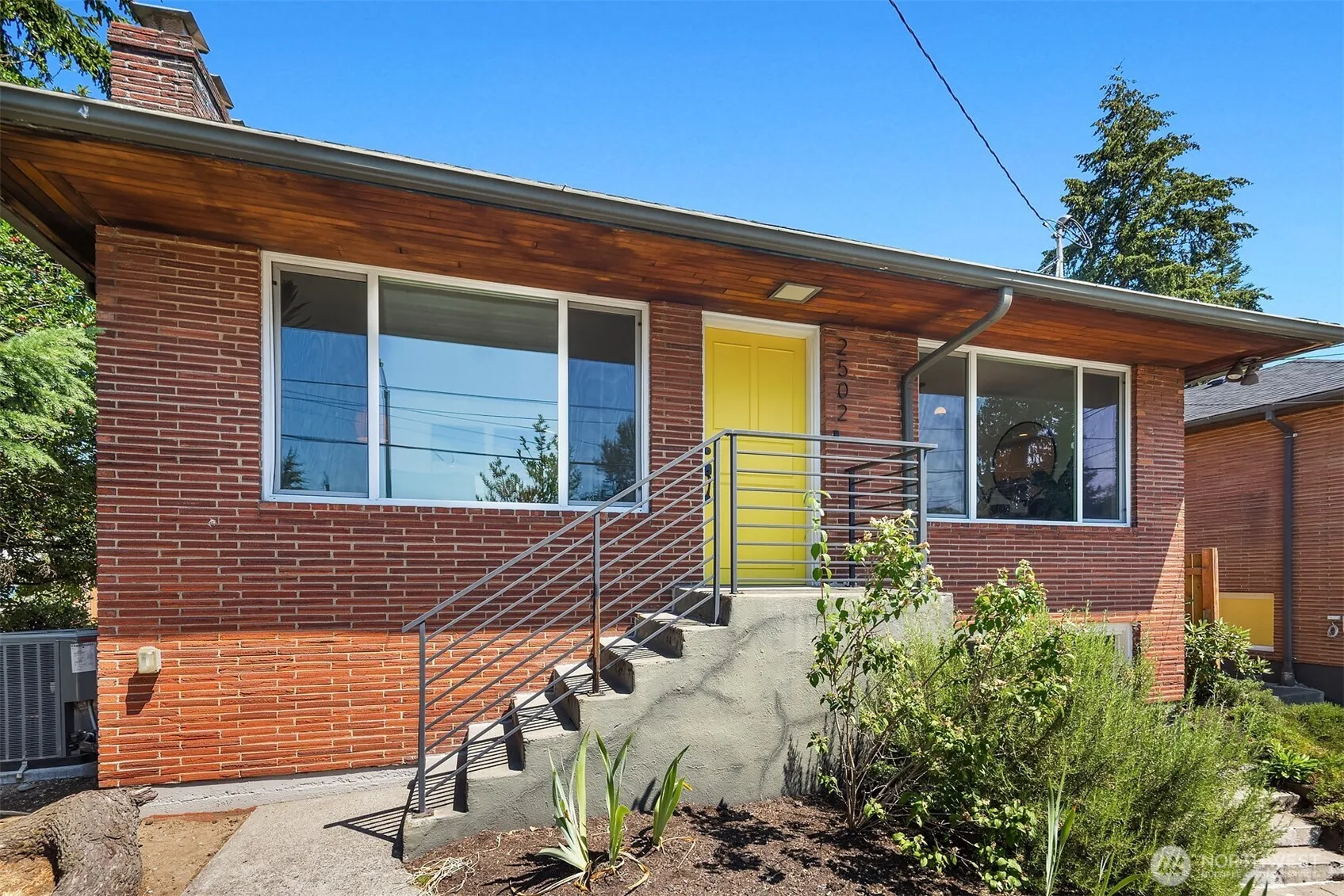Property photo for 2502 Ne 68th Street, Seattle photo 2