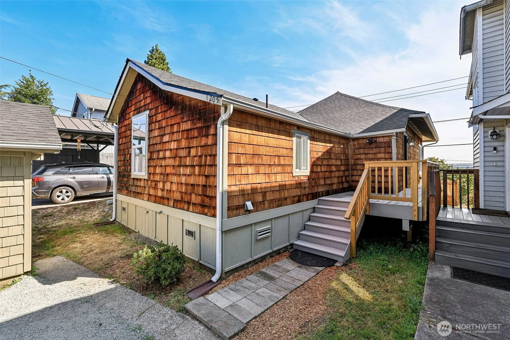 Property photo for 4205 34th Avenue S, Seattle photo 2