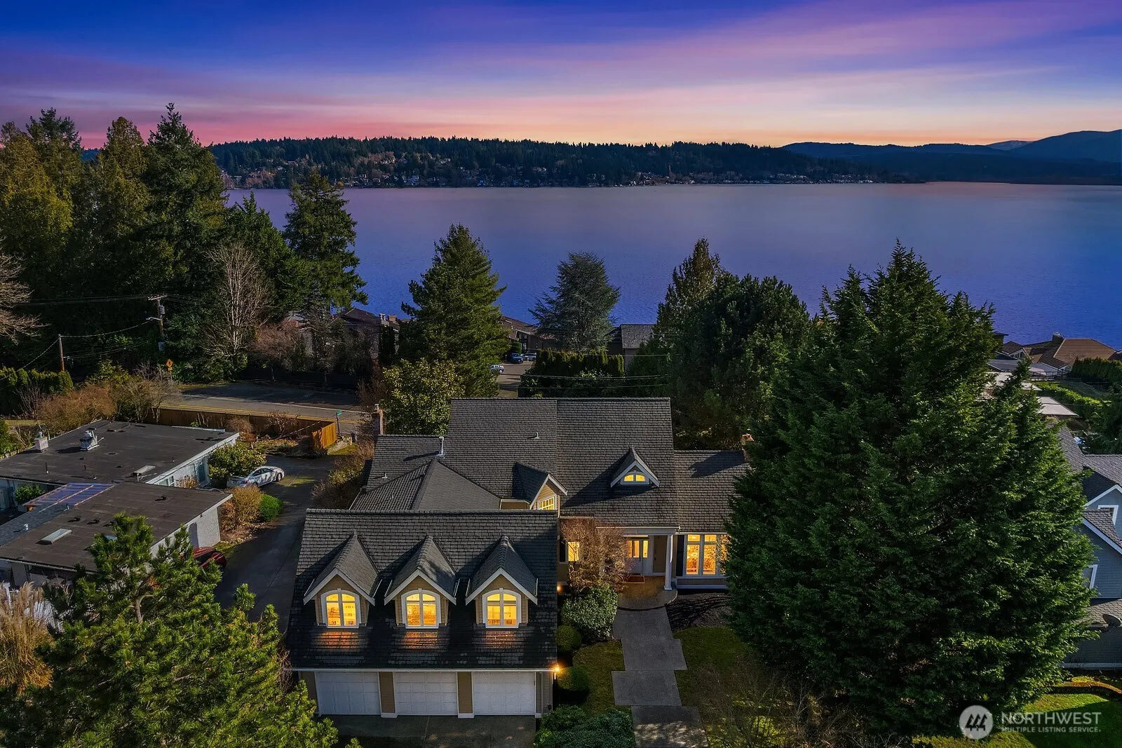 Property photo for 17120 Se 29th Place, Bellevue photo 2
