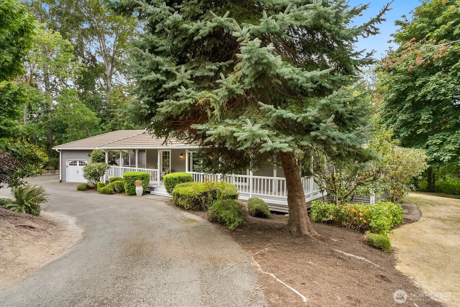 Property photo for 6108 Nahane West Ne, Tacoma photo 2