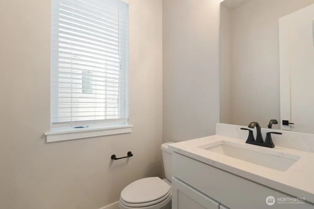 Property photo for 6611 S 128th Street, Seattle photo 4