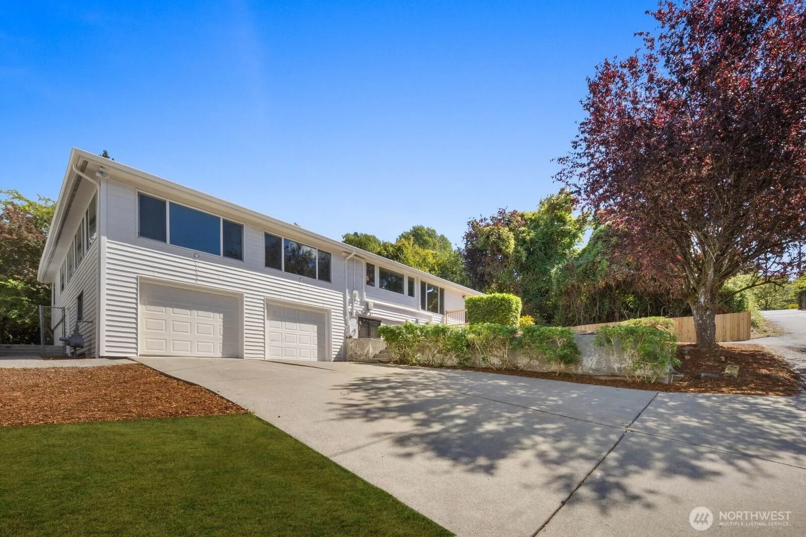 Property photo for 1510 Bradner Place S, Seattle photo 2