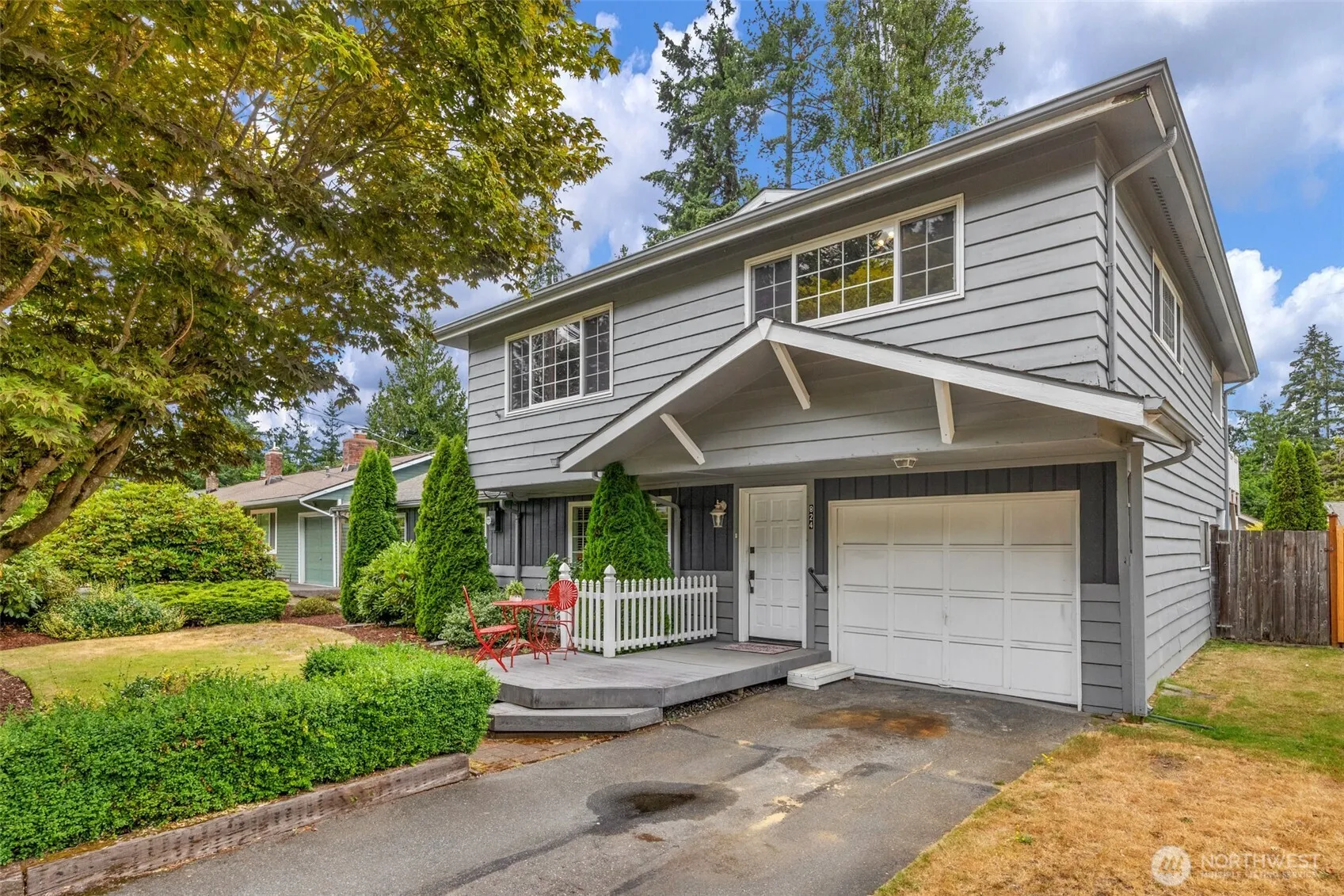 Property photo for 824 Ne 194th Street, Shoreline