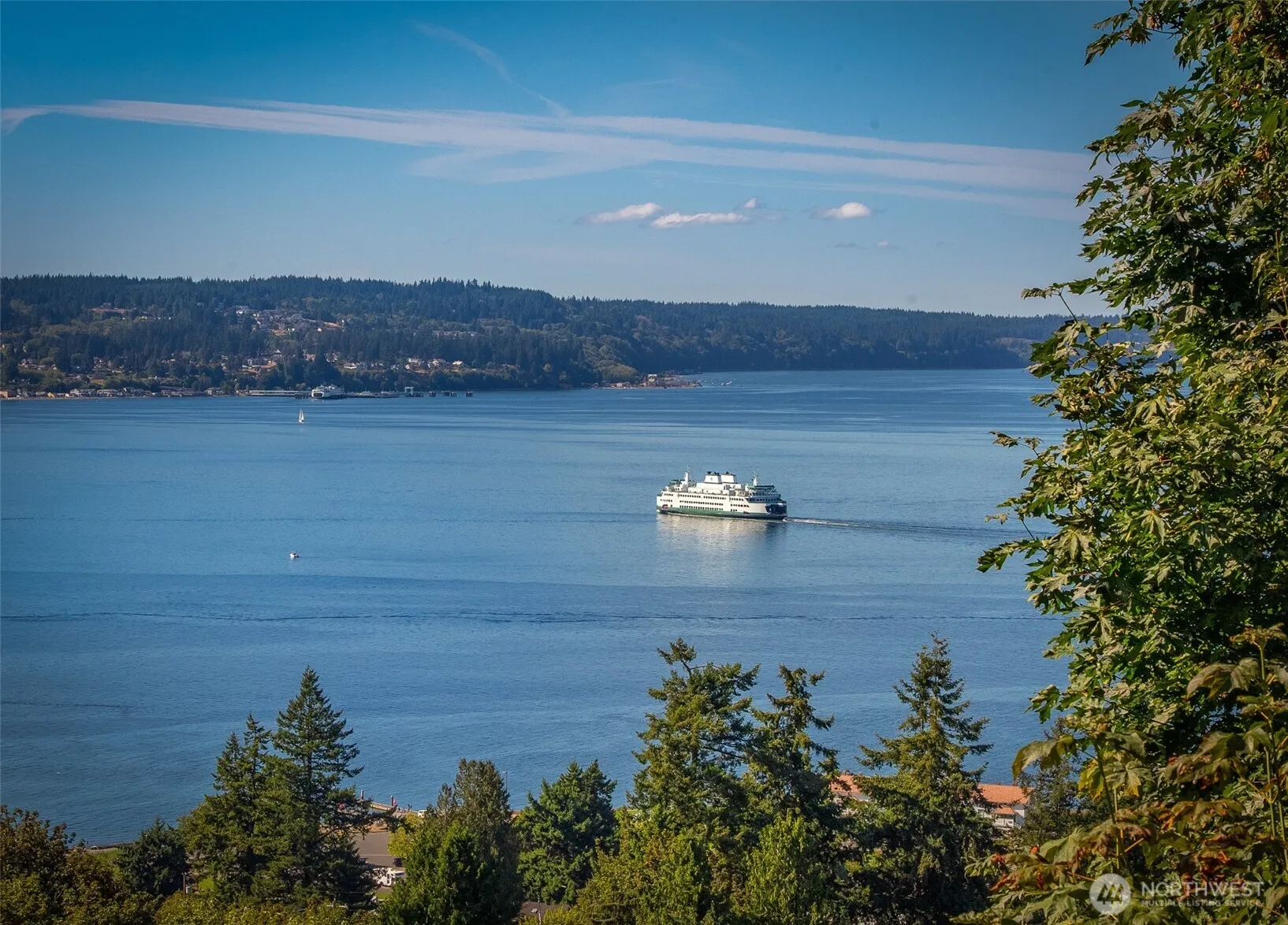 Property photo for 744 Loveland Avenue, Mukilteo photo 2